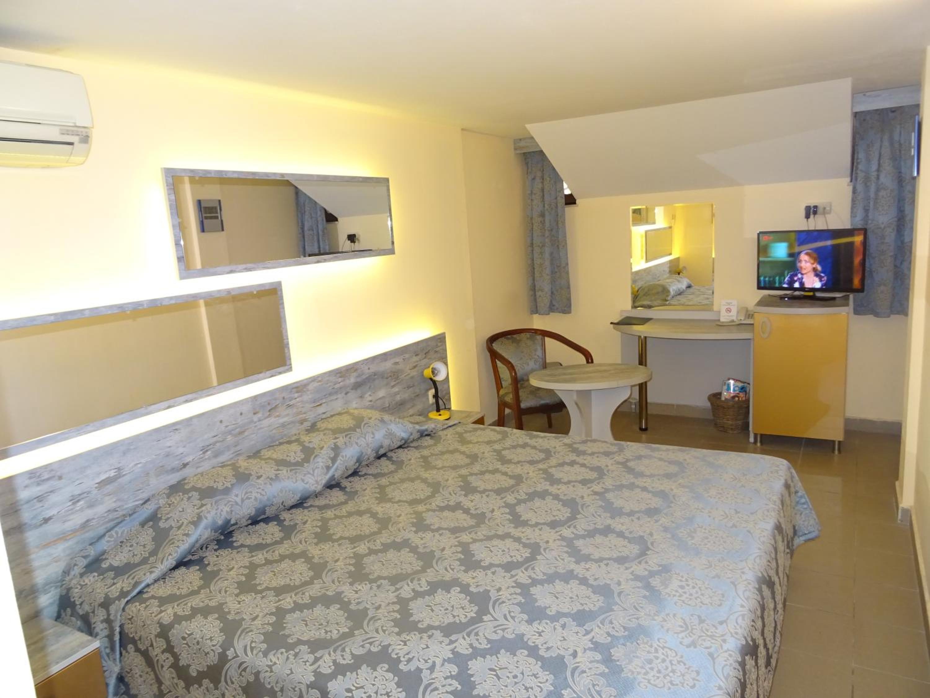 Economy Double or Twin Room - Photo 11