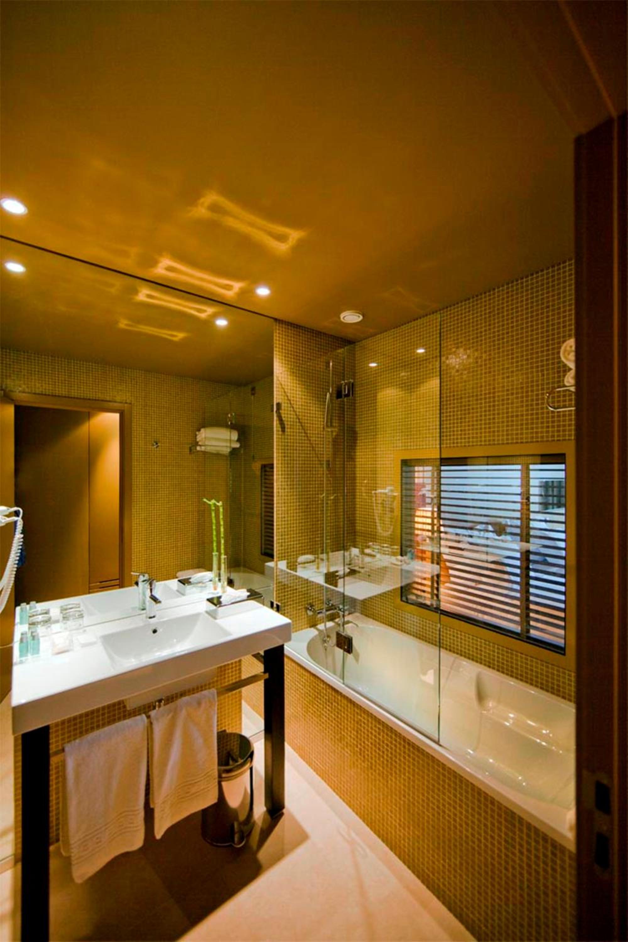 Standard Twin Room - Photo 4