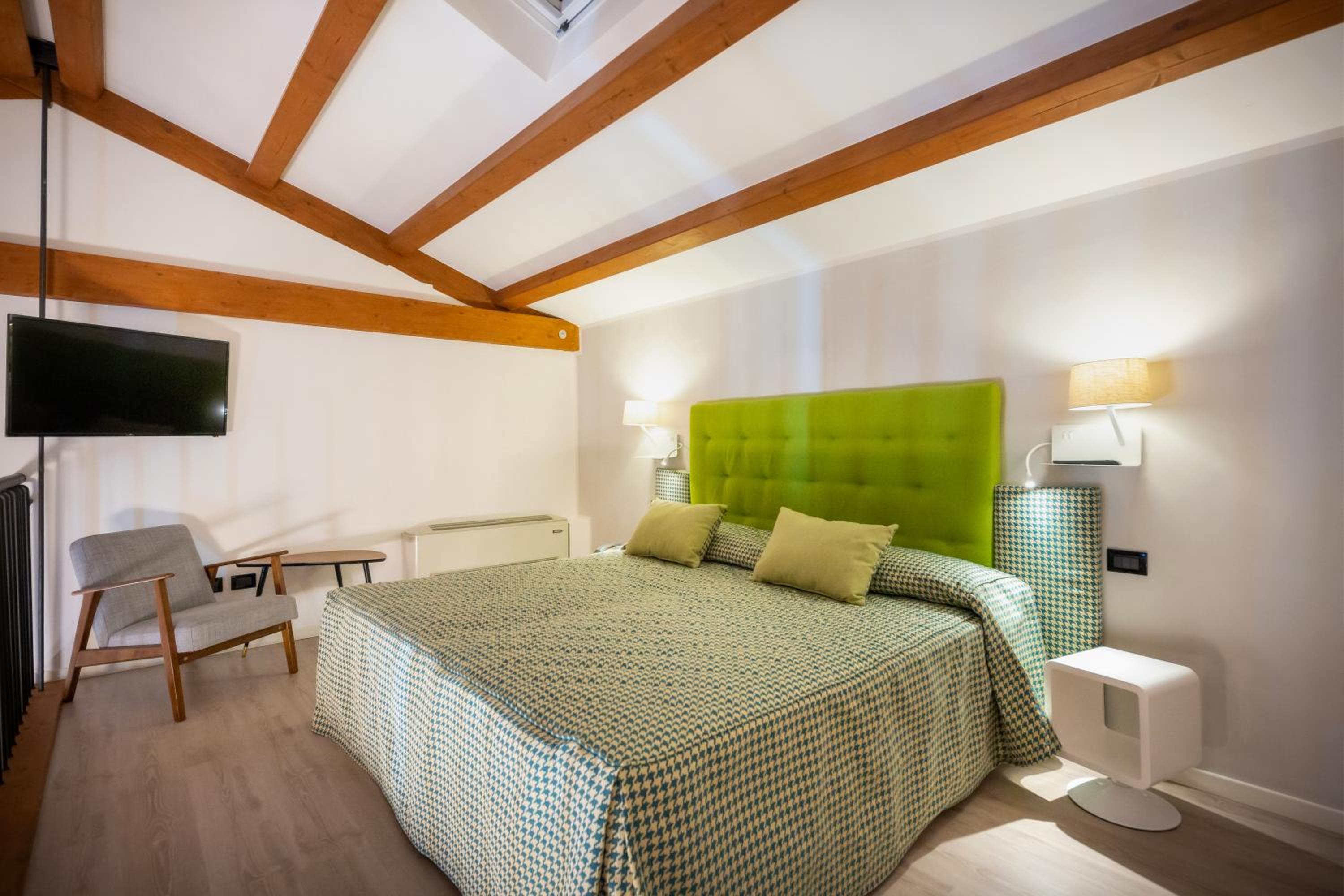 Suite with Balcony and Sea View photo 3