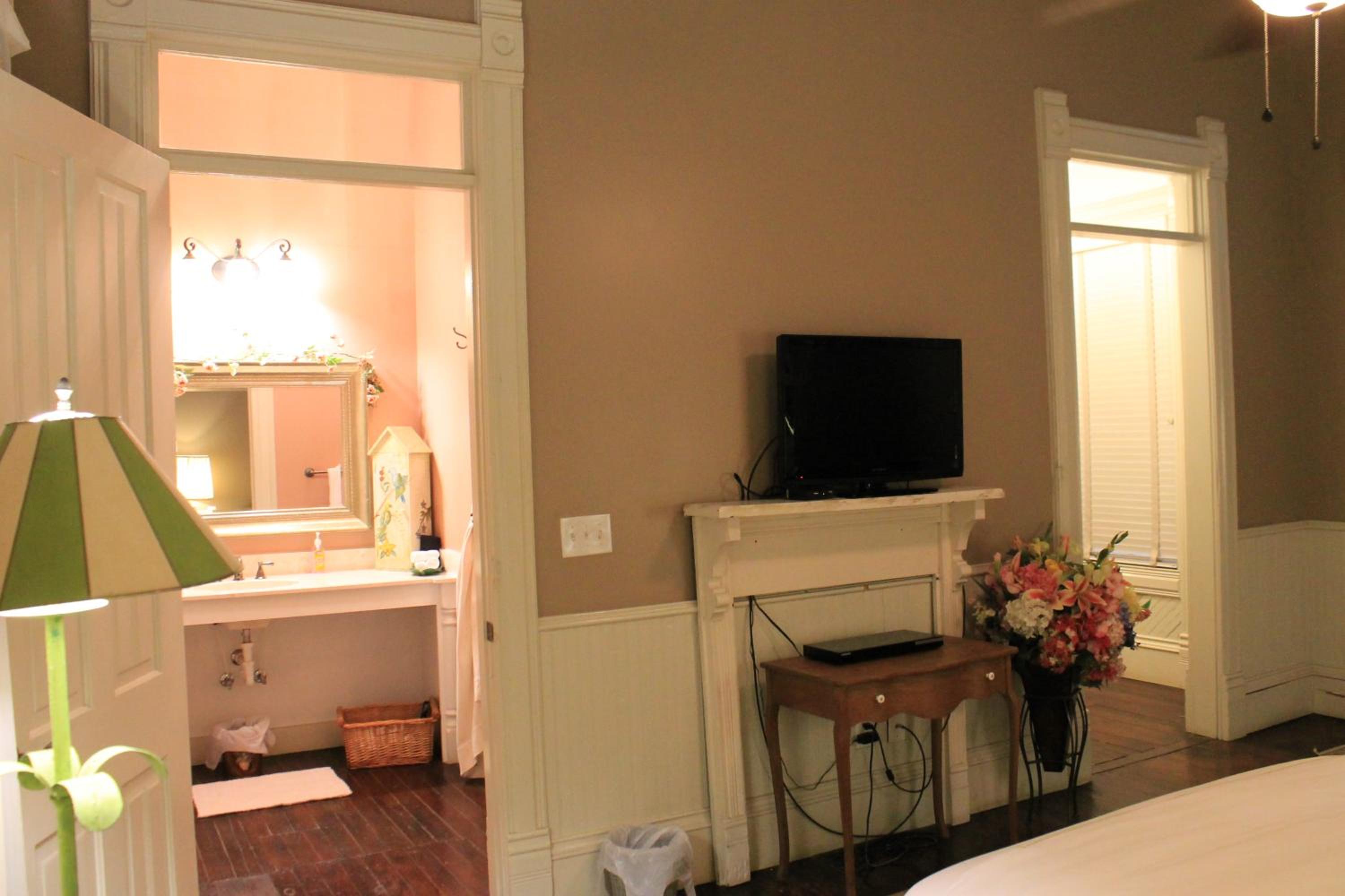 Suite with Garden View