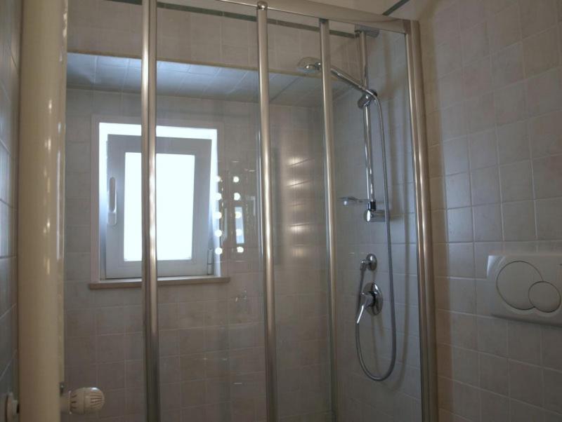 Large Double Room - Ground Floor photo 2