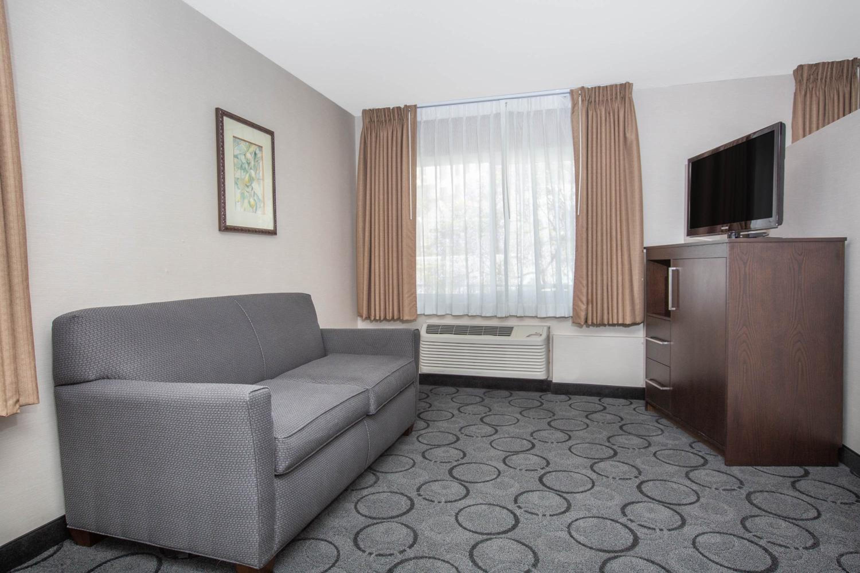 2 Queen Beds, Studio Suite, Non-Smokin - Photo 1
