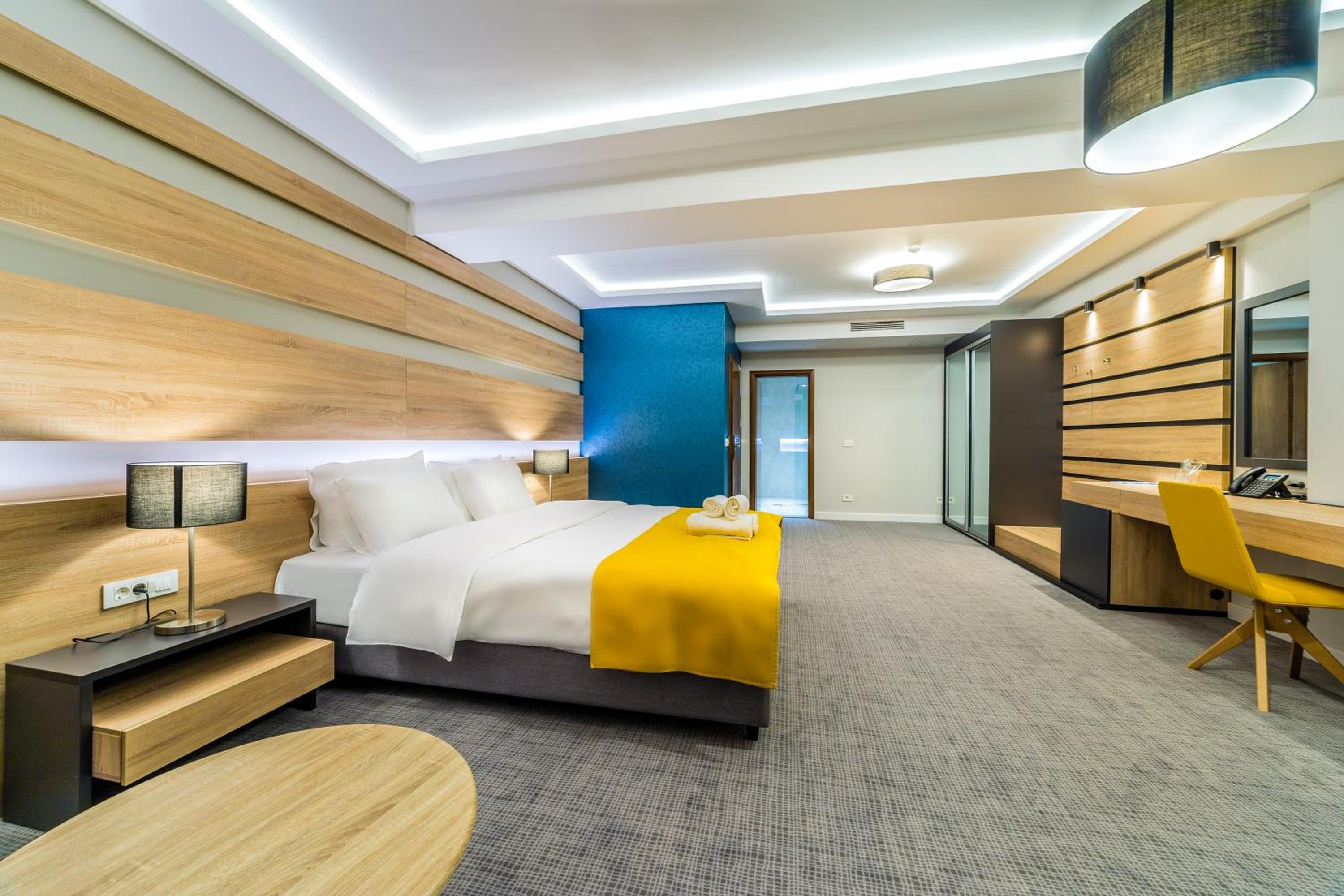 Double or Twin Room - Photo 4