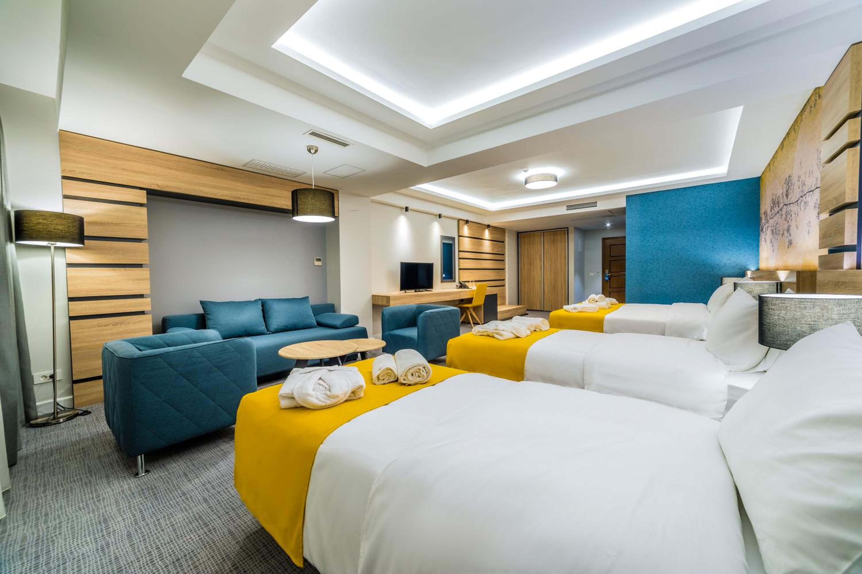 Deluxe Double Room - Photo 10