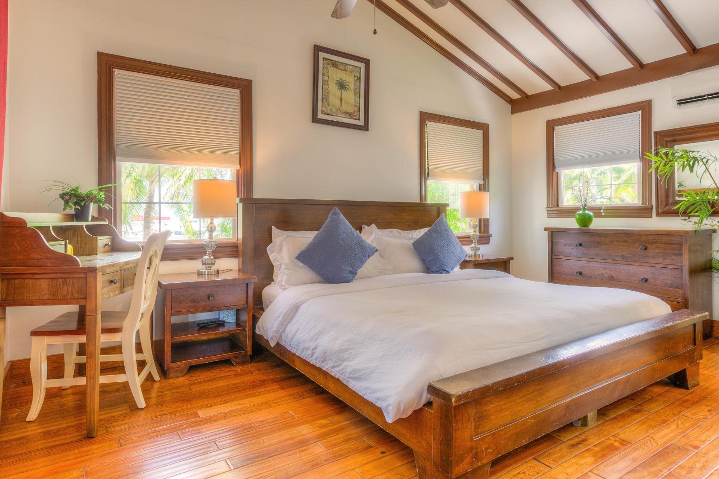 King Room with Balcony photo 2