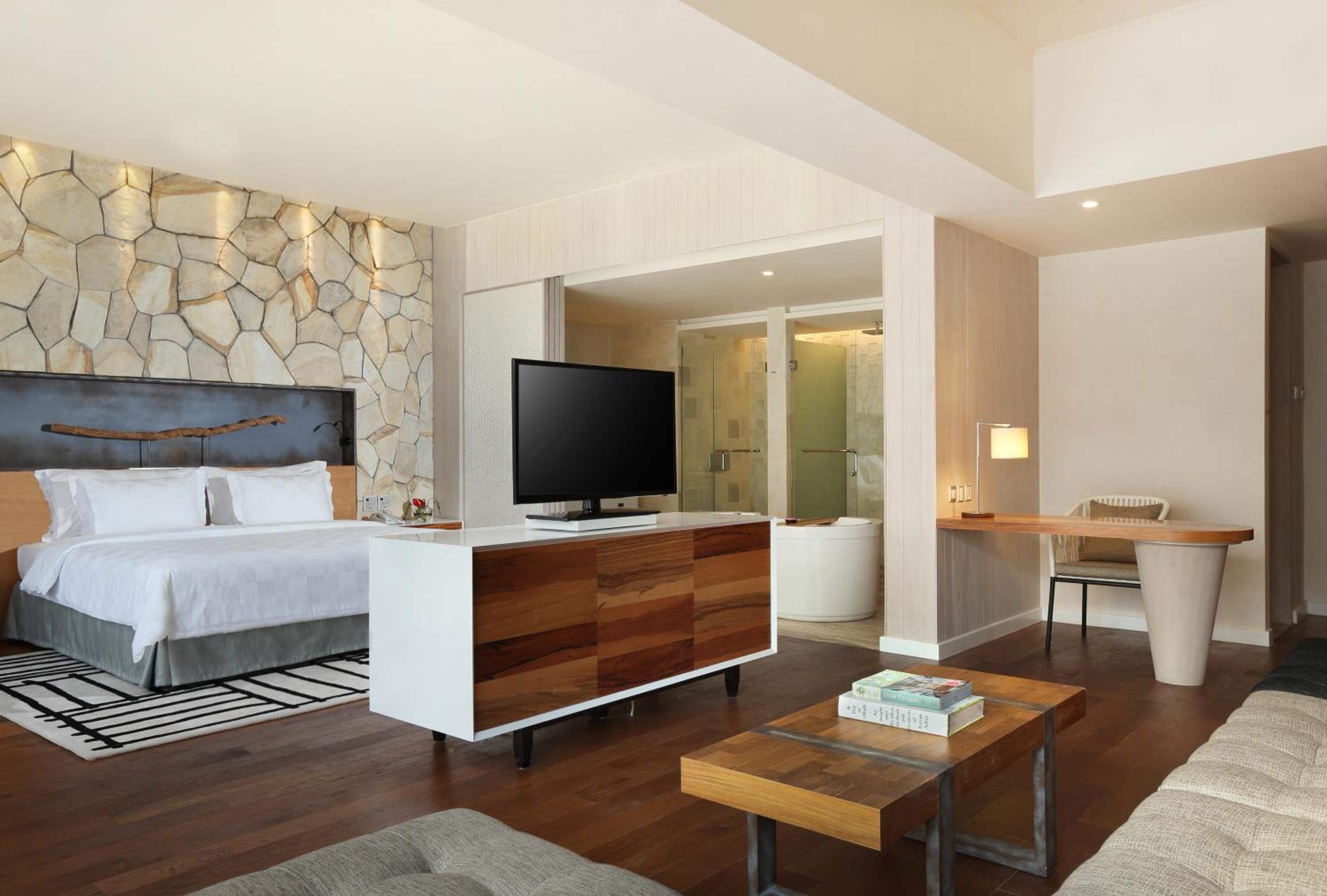 TSand Suite with All Day Breakfast, Daily Restocked Mini-bar and other Free Benefits