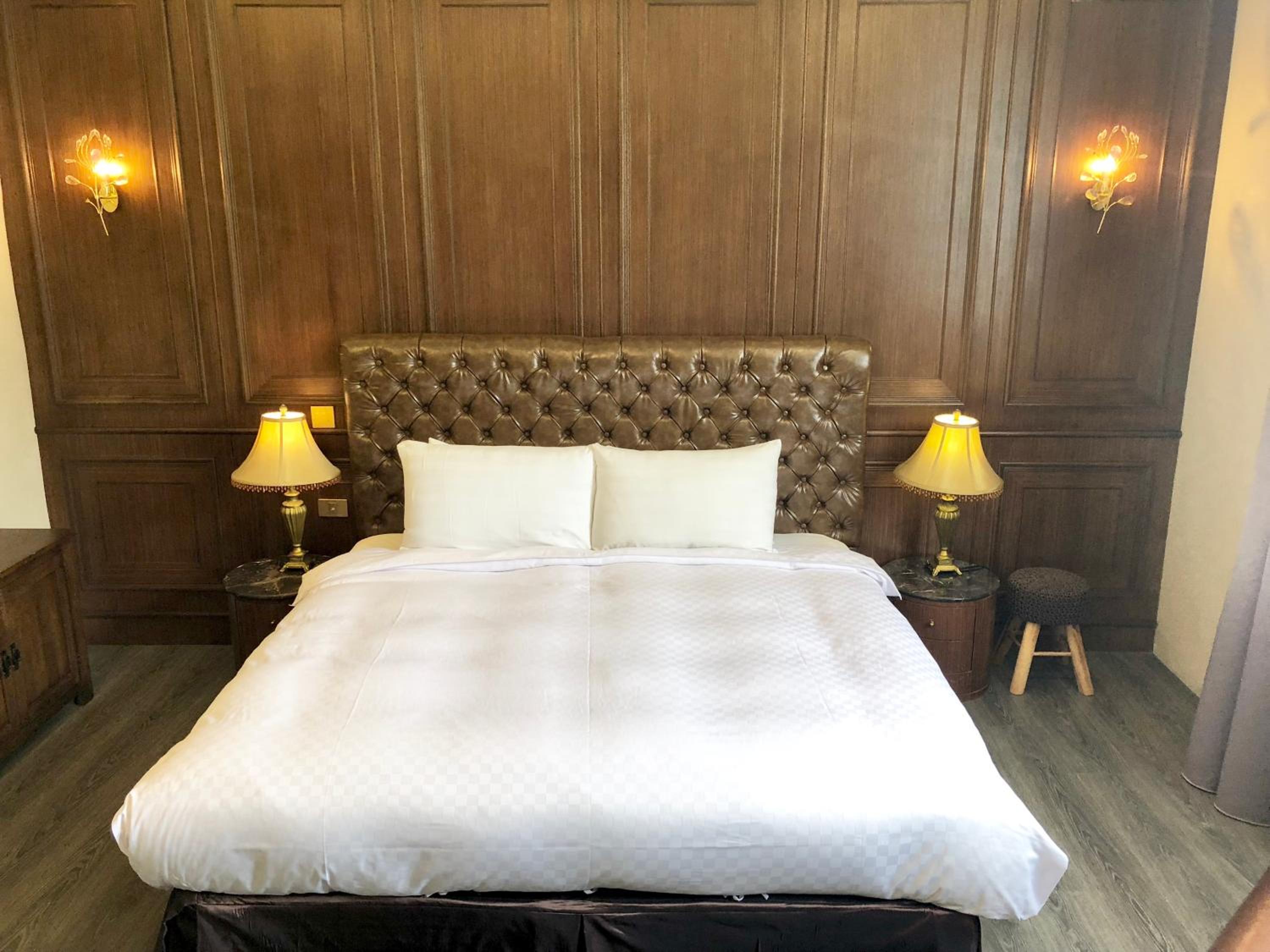 Deluxe Double Room with Bath photo 3