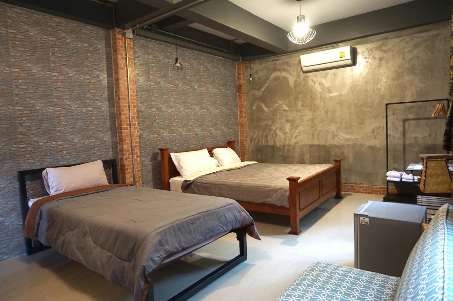 Deluxe King Suite photo 3
