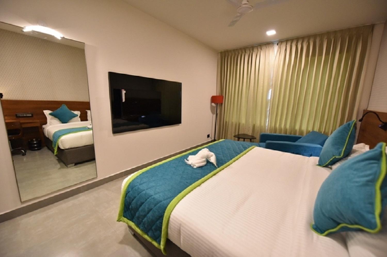 Classic Double Room Enjoy 10% off on Evening Cocktails   Early Check-In upto 2 hours (subject to availability) Early Check-In upto 2 hours (subject to availability)   - Photo 1