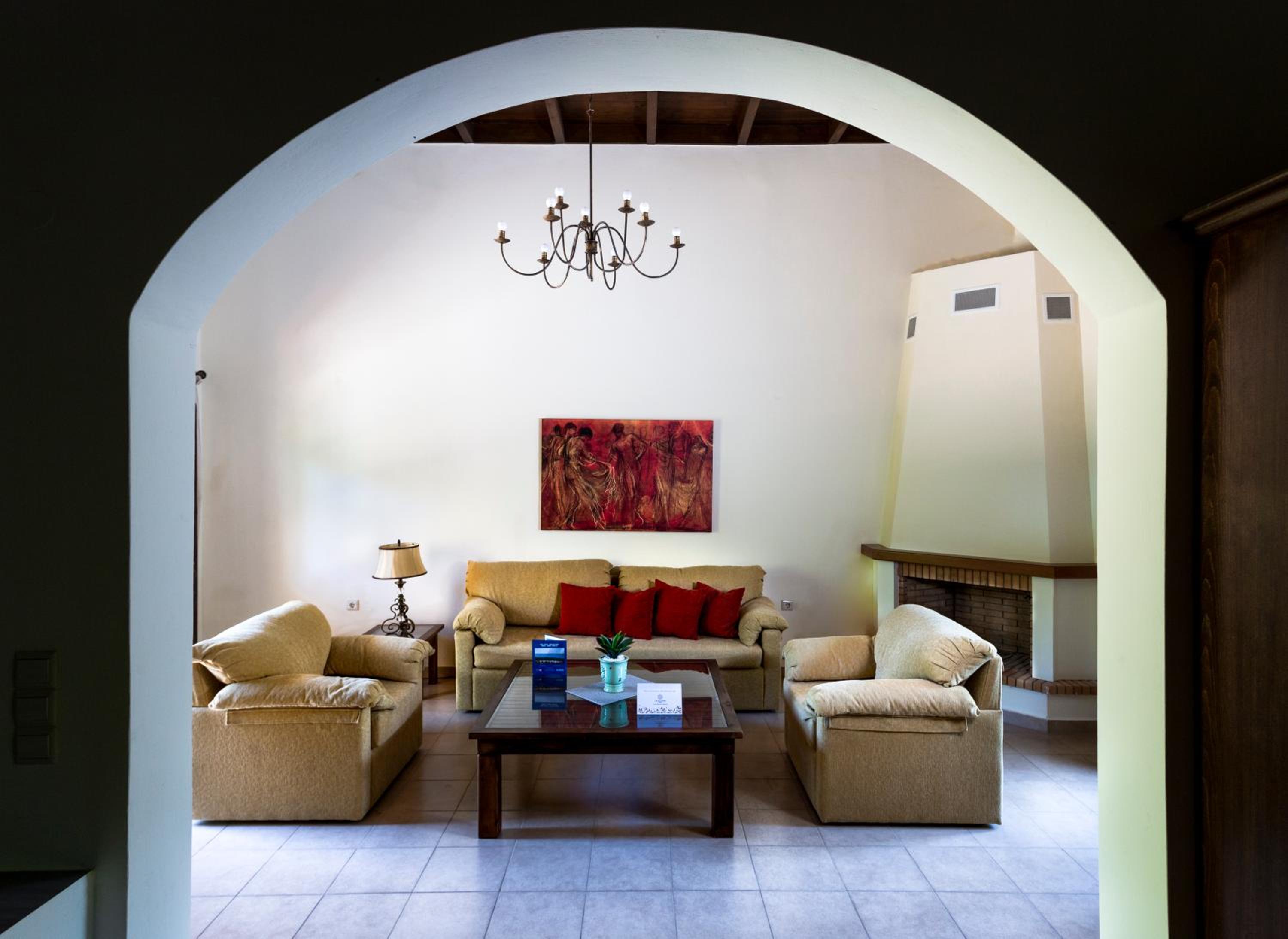 Two-Bedroom Apartment with Shared Pool-Split Level