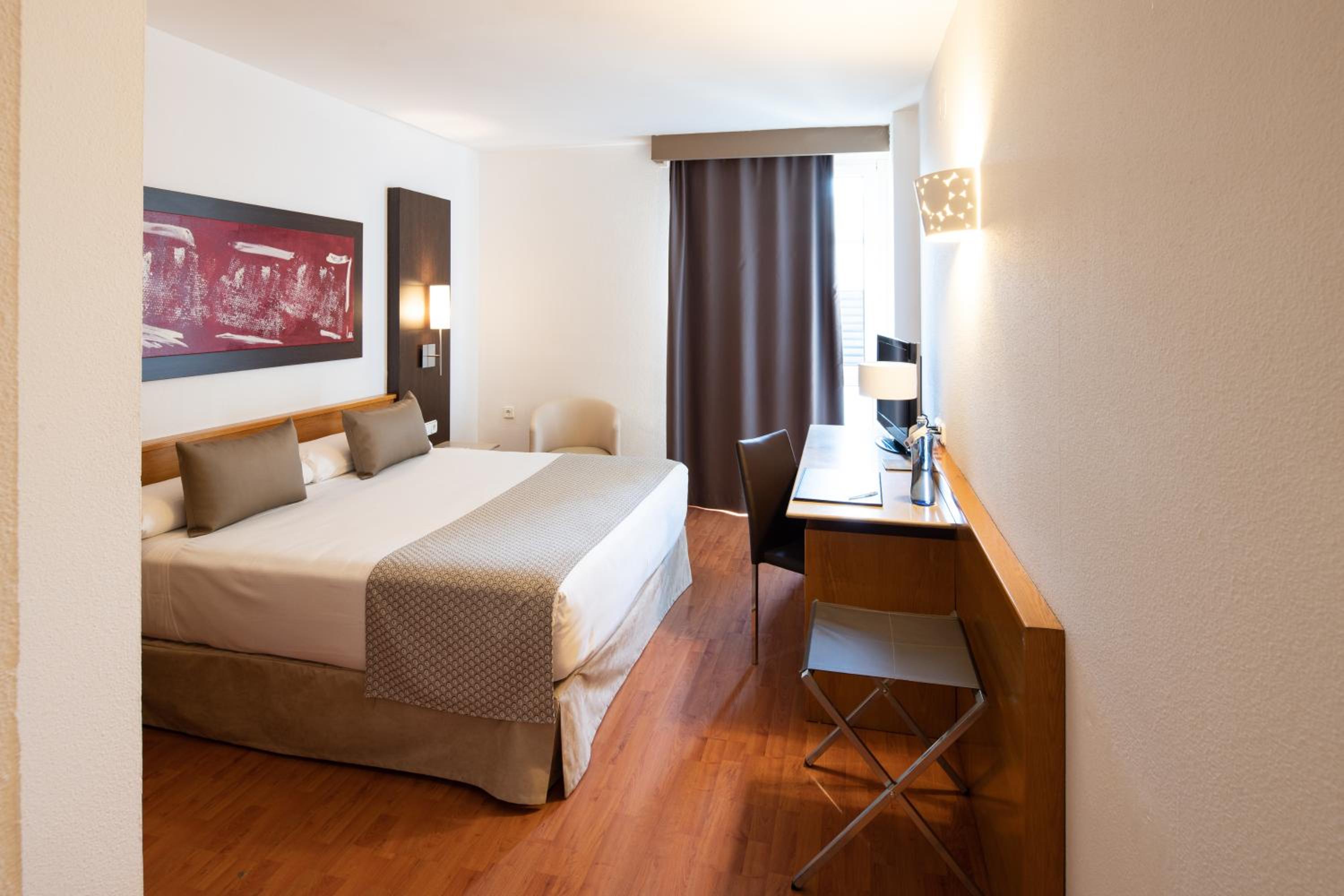 Double Room - Photo 6