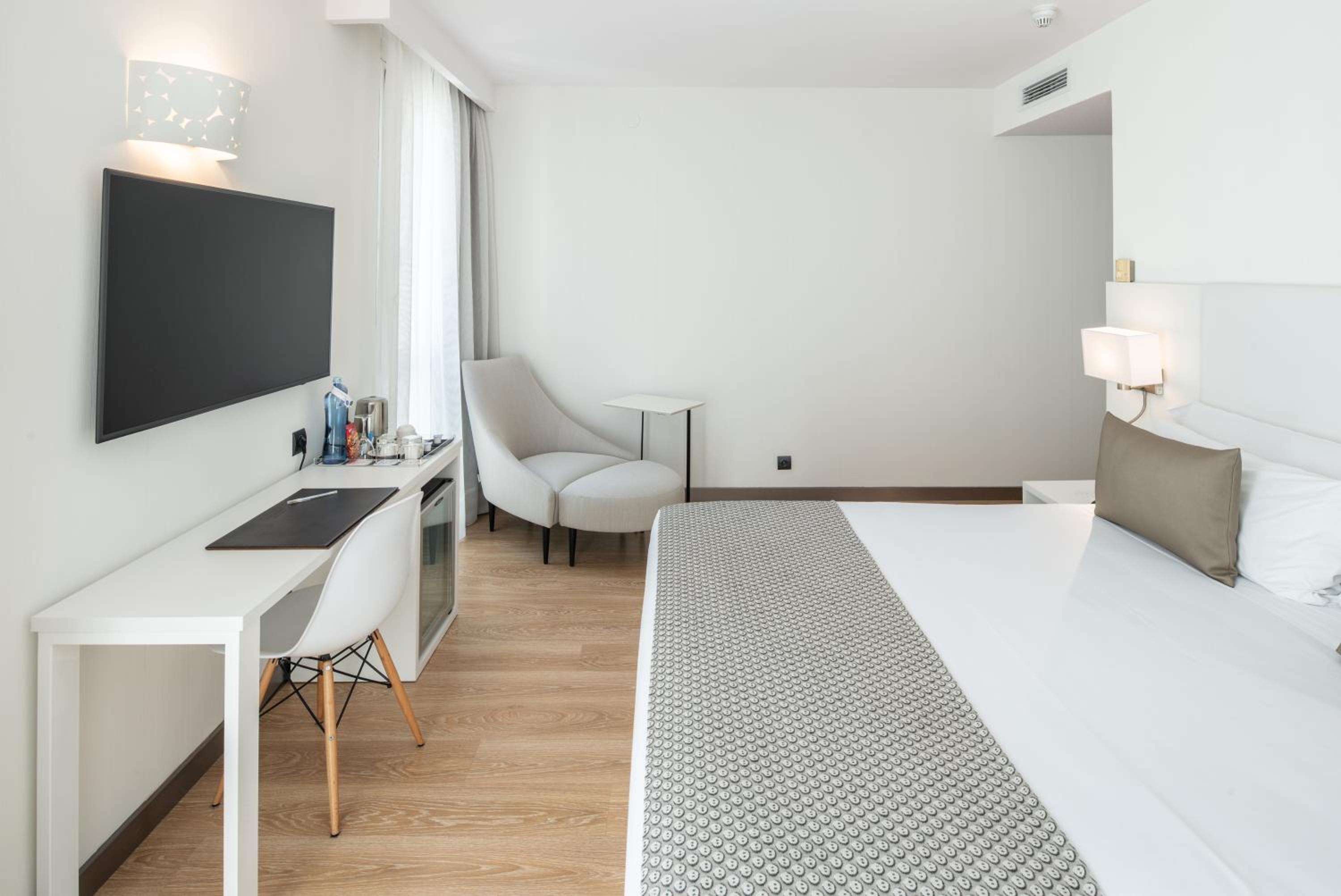 Superior Double Room - Photo 2