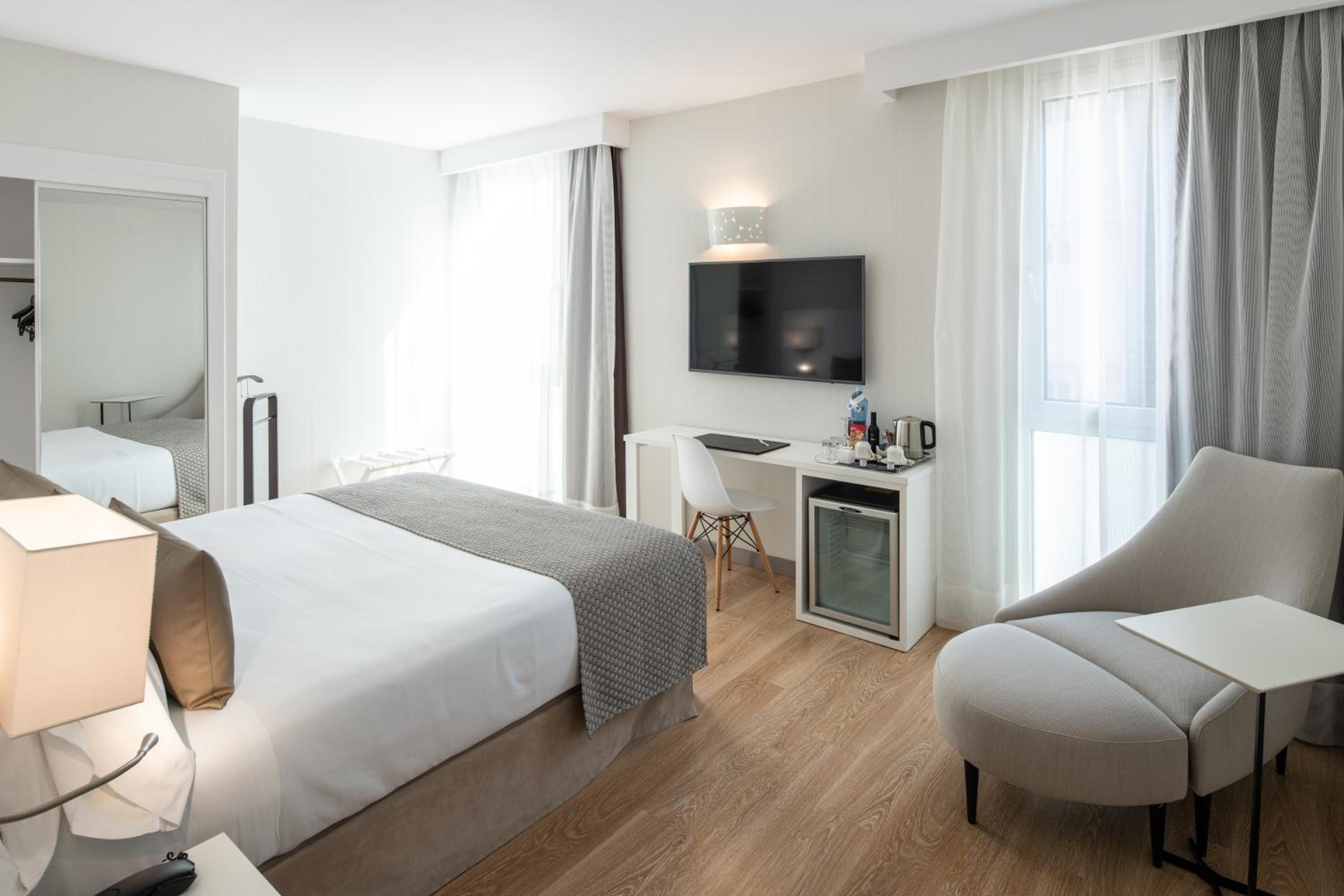Superior Double Room - Photo 1