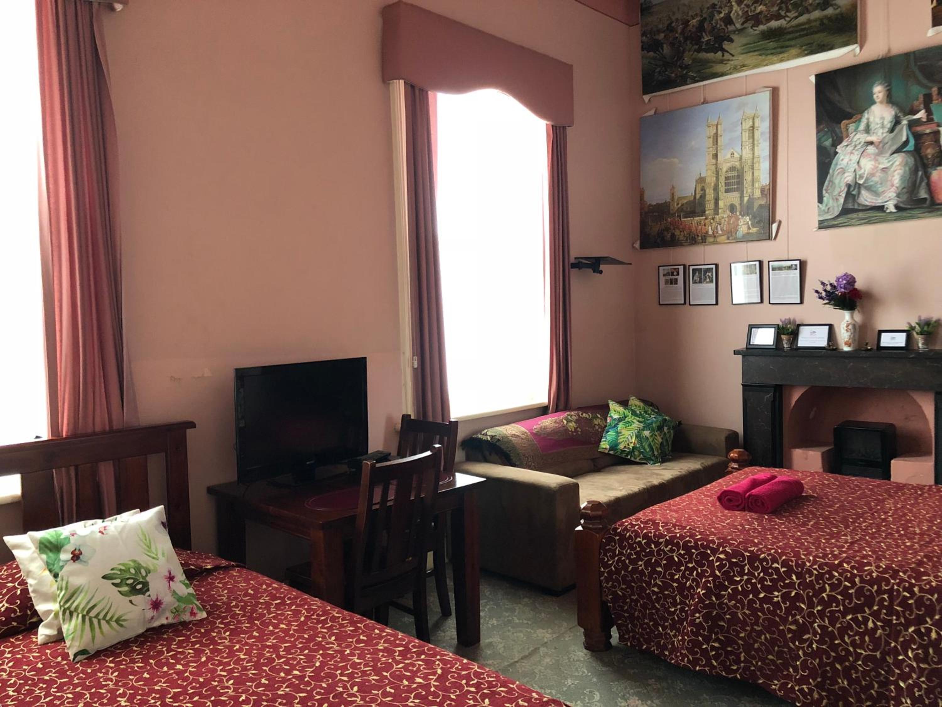 Triple Room with Private External Bathroom photo 2