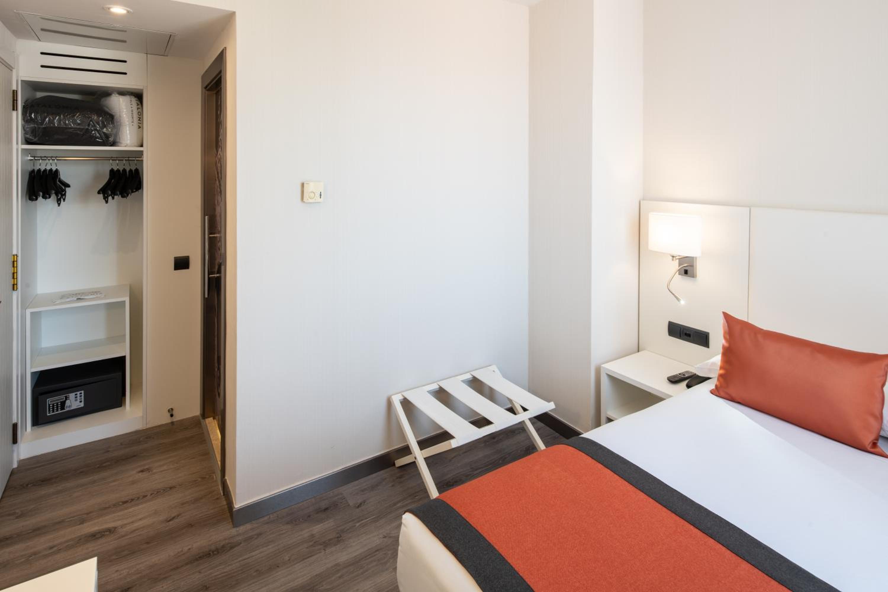 Single Room photo 2