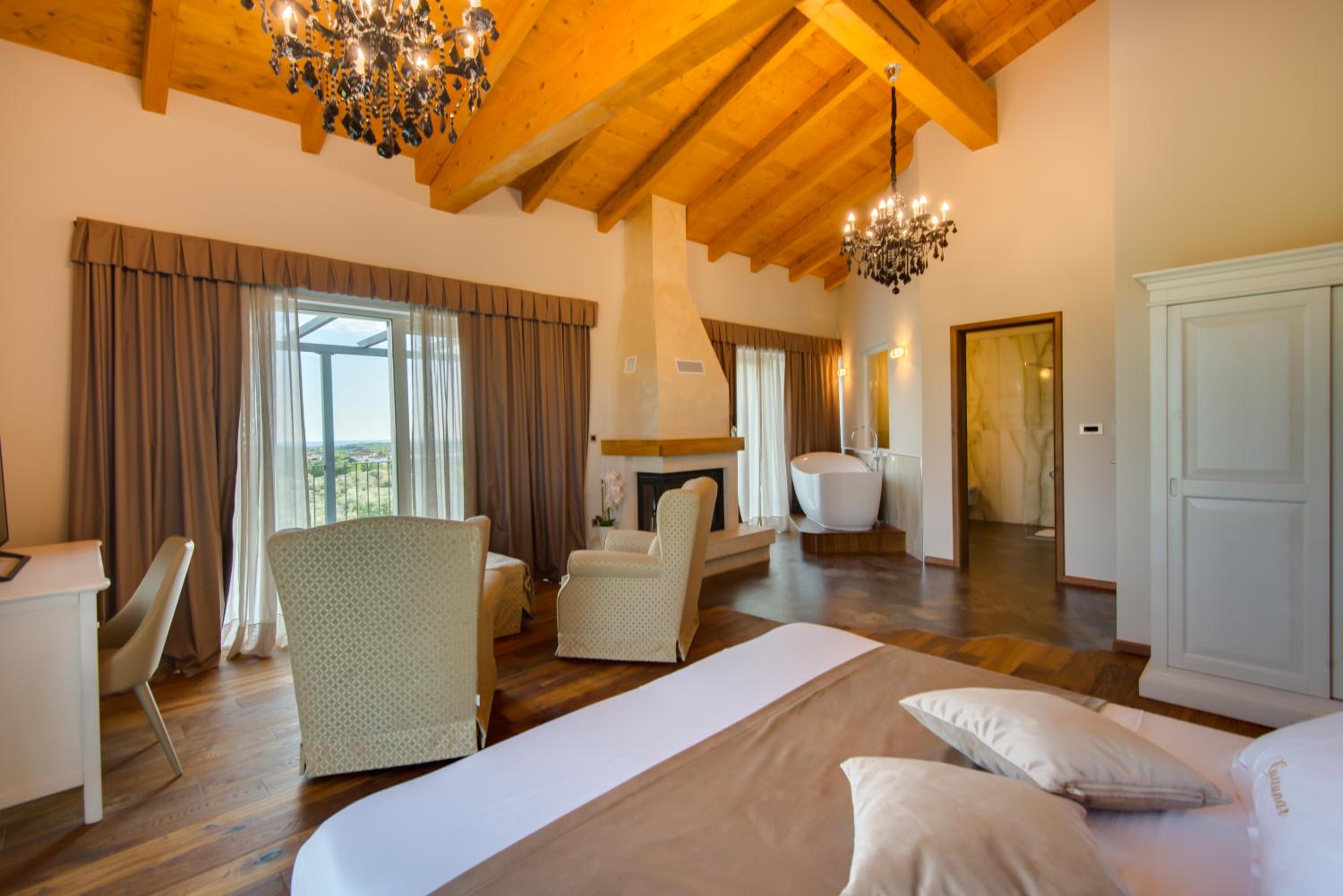 Deluxe Suite with Sea View - Villanova