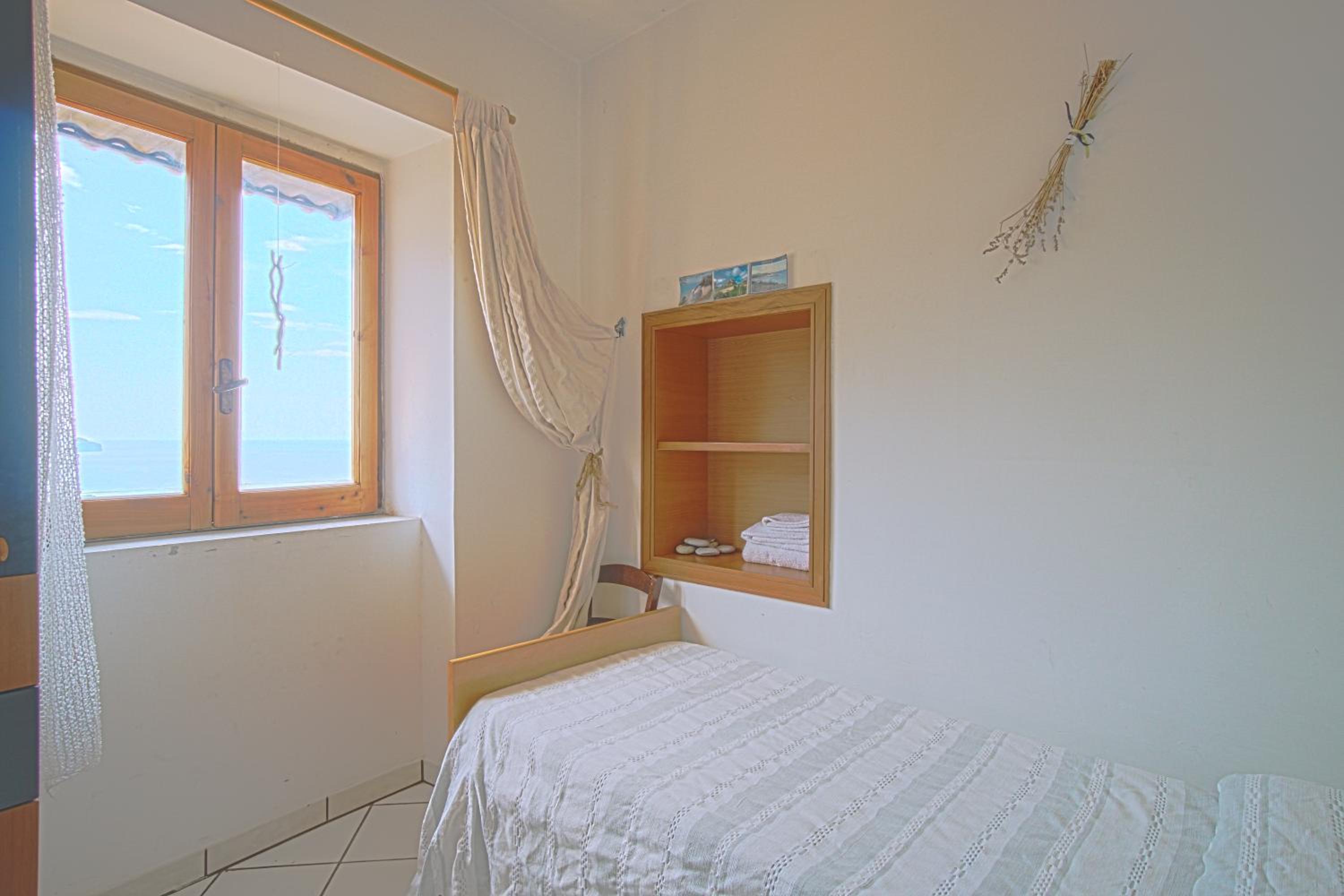 Single Room with Sea View - Separate Building photo 1