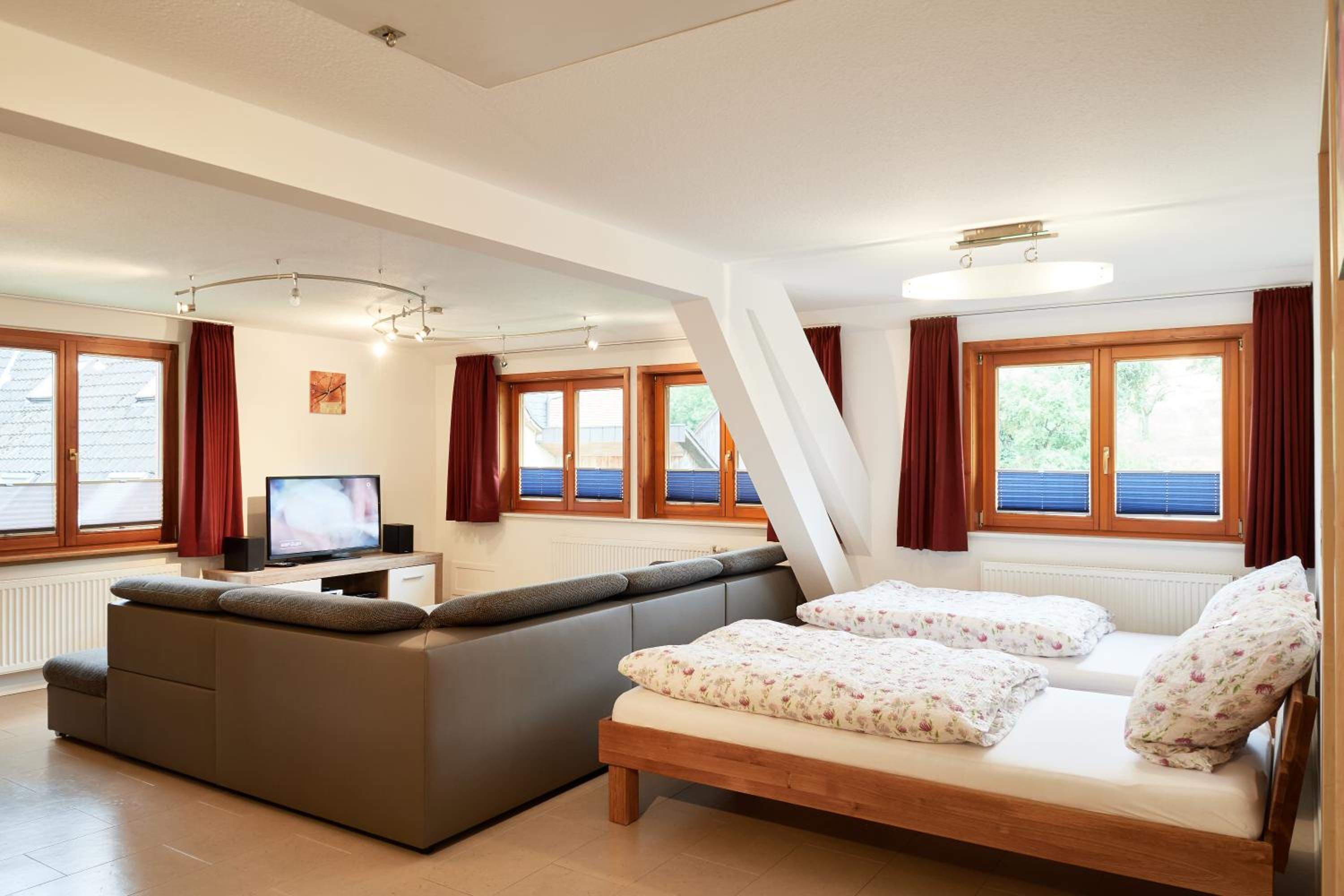 Two-Bedroom Apartment - Annex - Photo 1