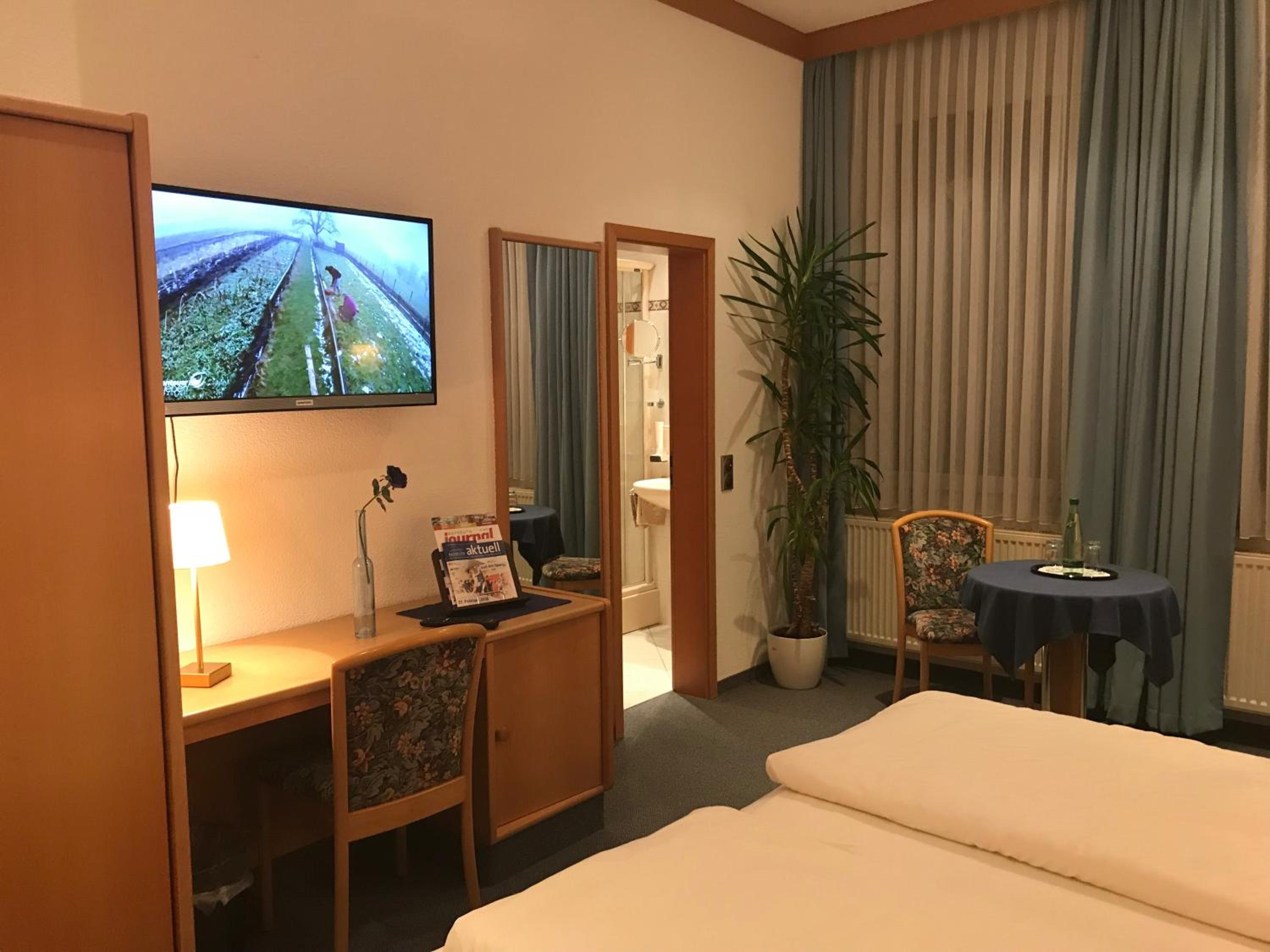 Double Room - Photo 6