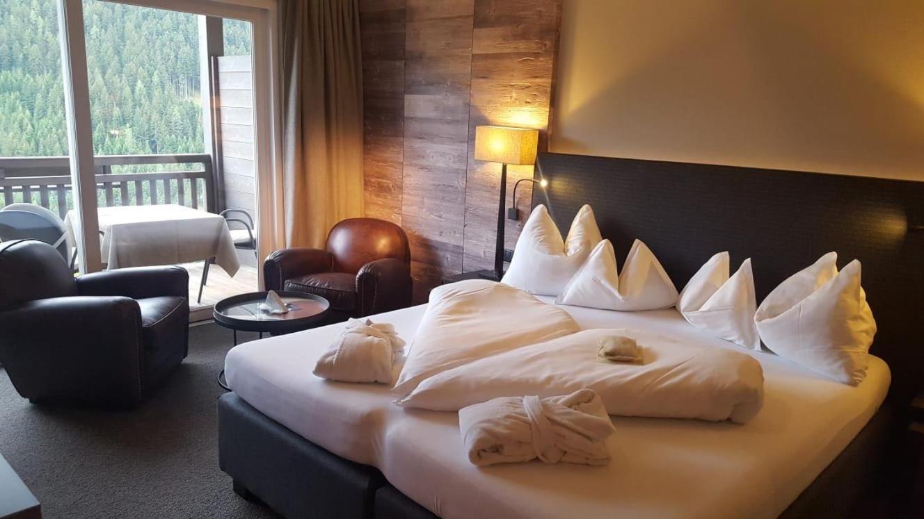 Double Room with Mountain View - Photo 1
