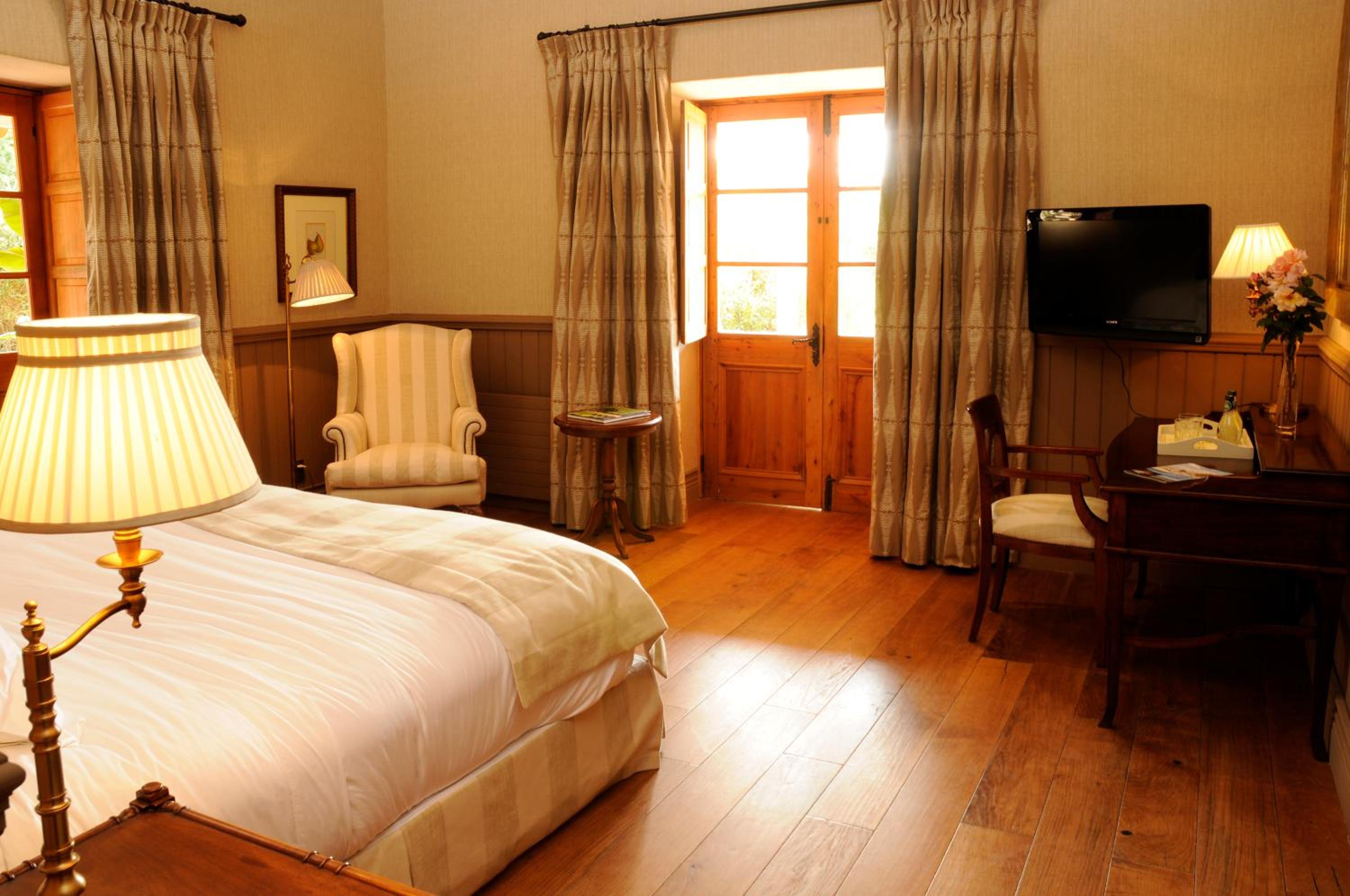 Standard Double or Twin Room photo 3