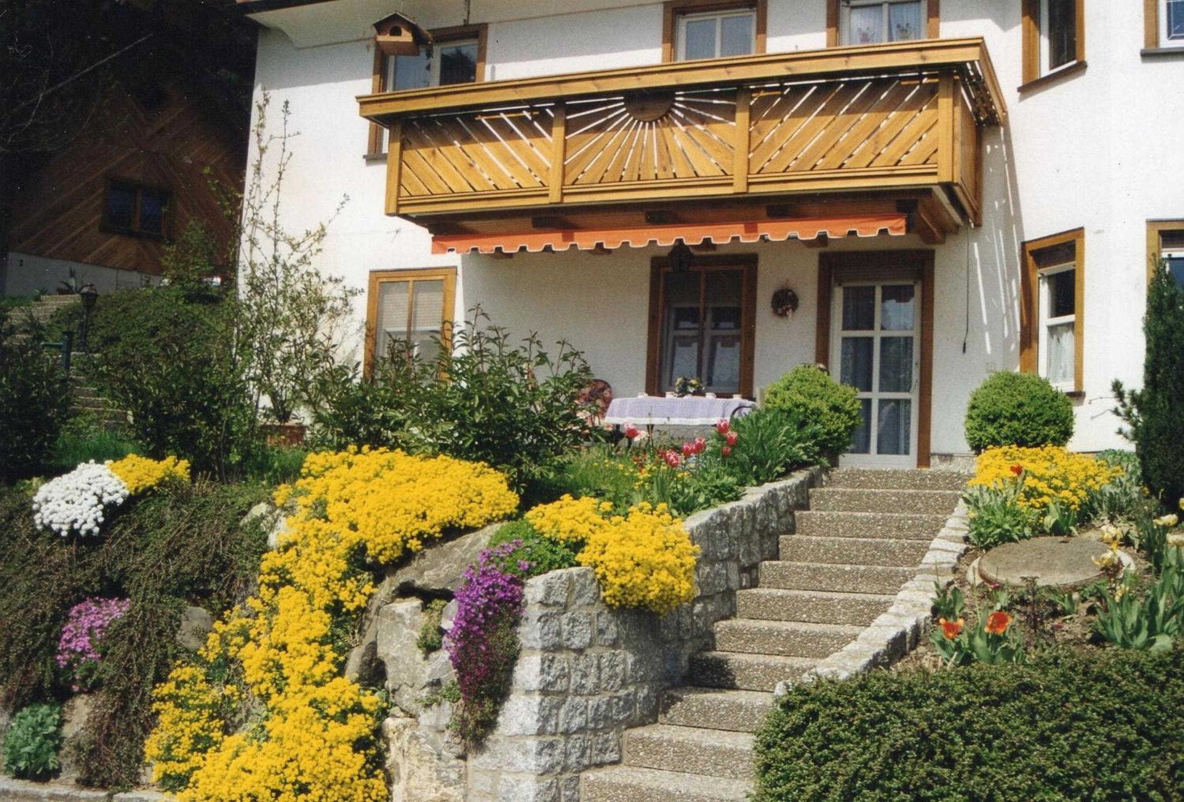 Two-Bedroom Deluxe Apartment with Garden View photo 2