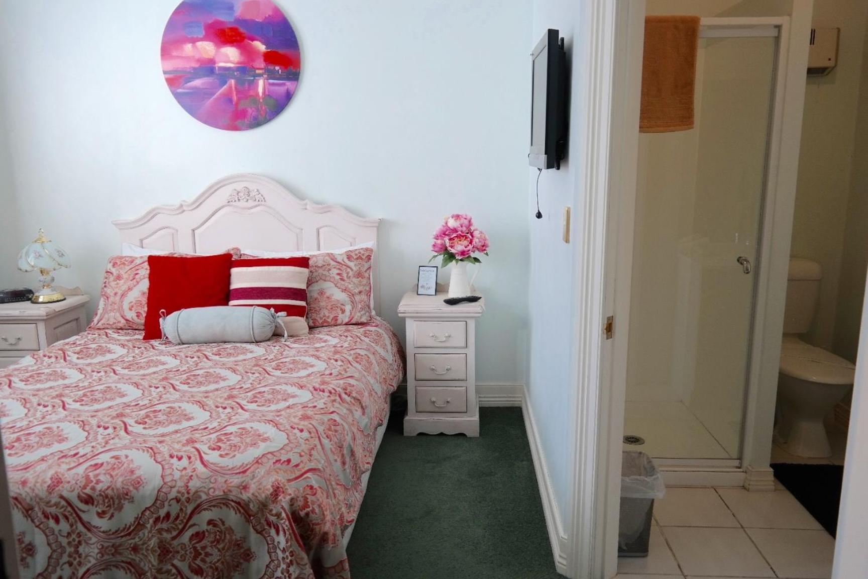 Small Double Room photo 3