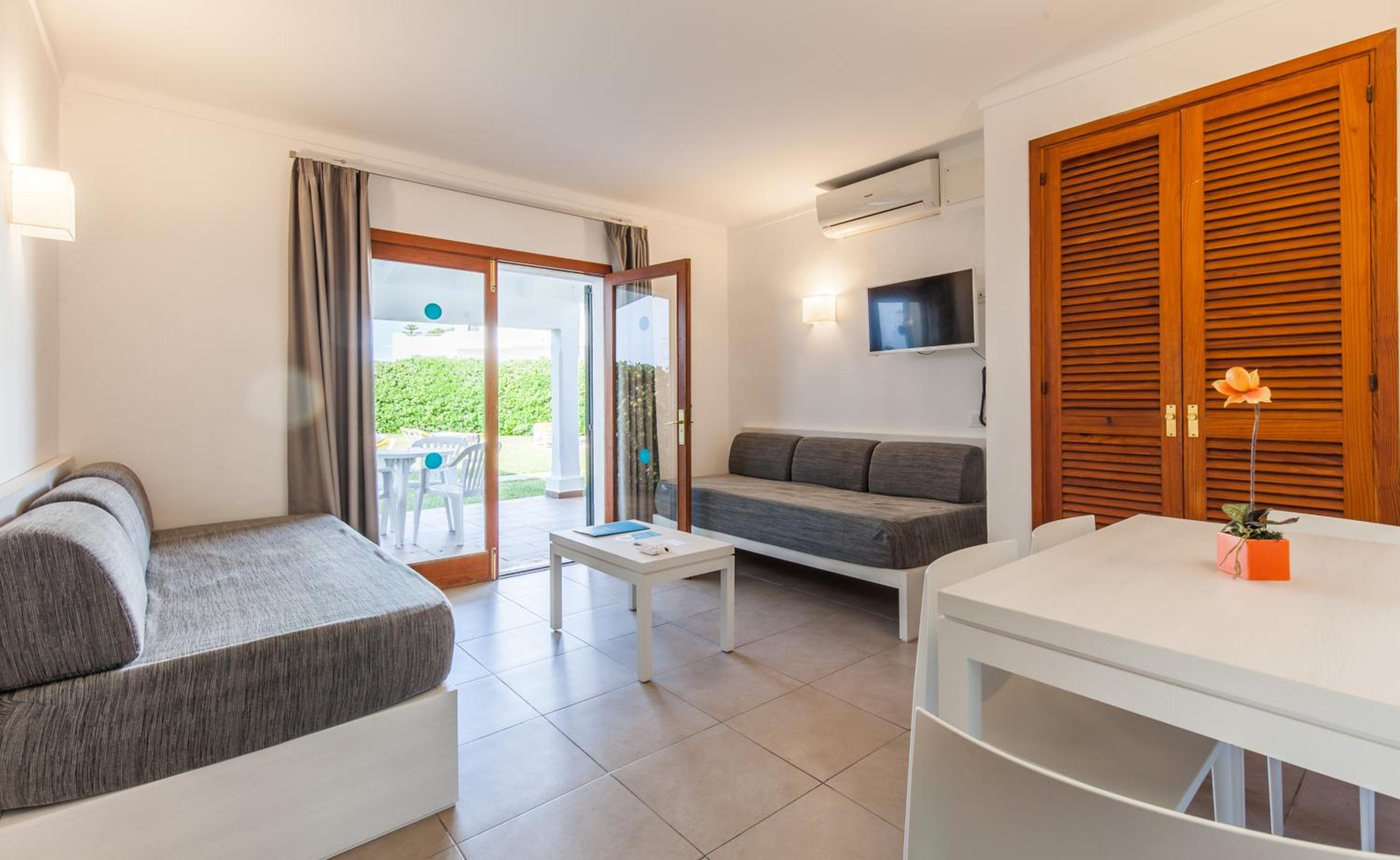 One-Bedroom Apartment (2 Adults + 2 Children) thumbnail 5