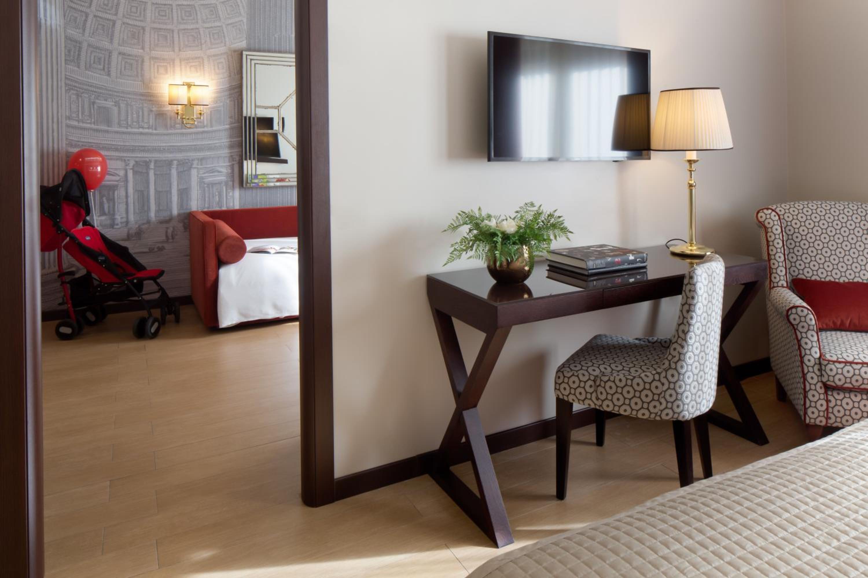 Family Room thumbnail 6