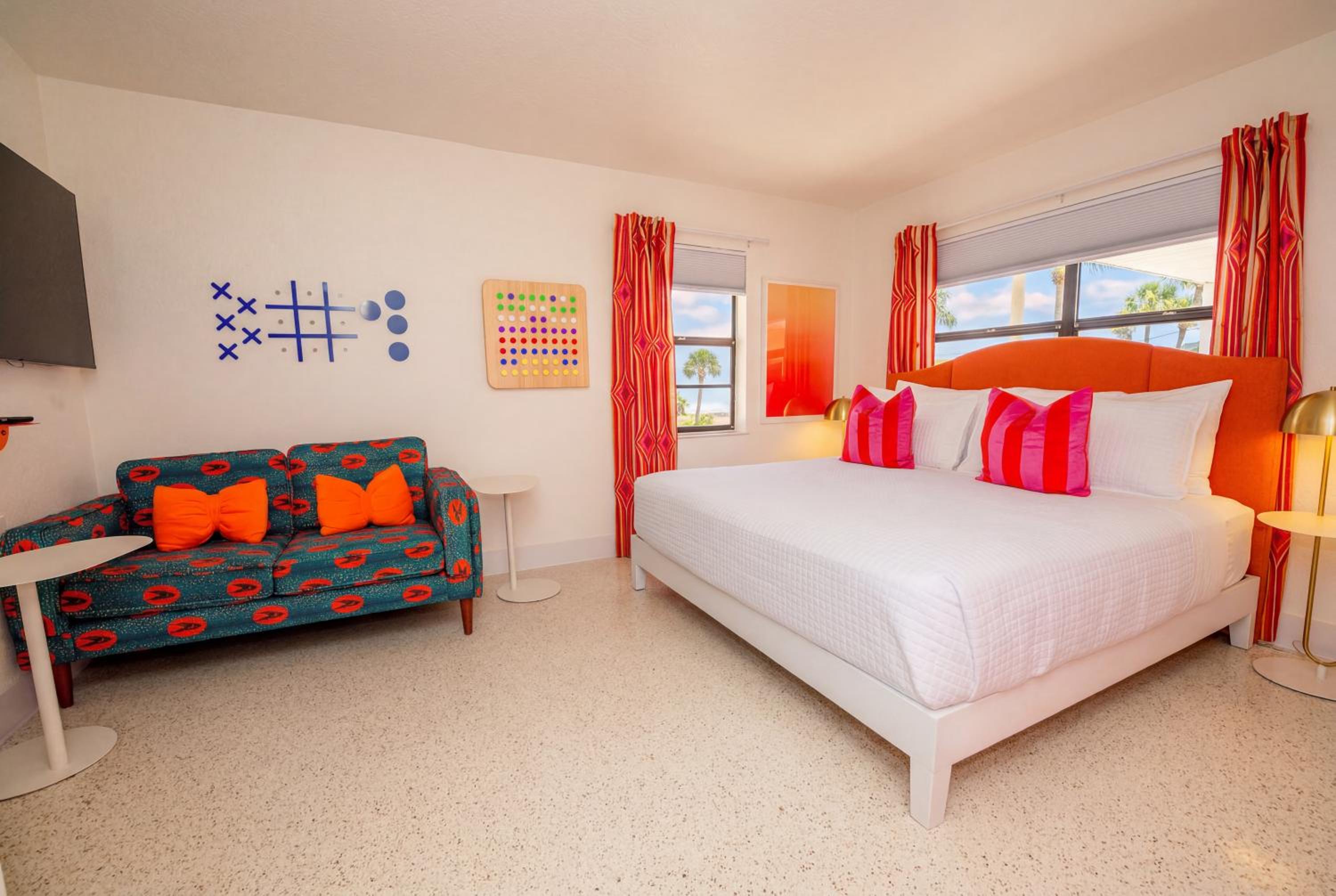 King room with pool view