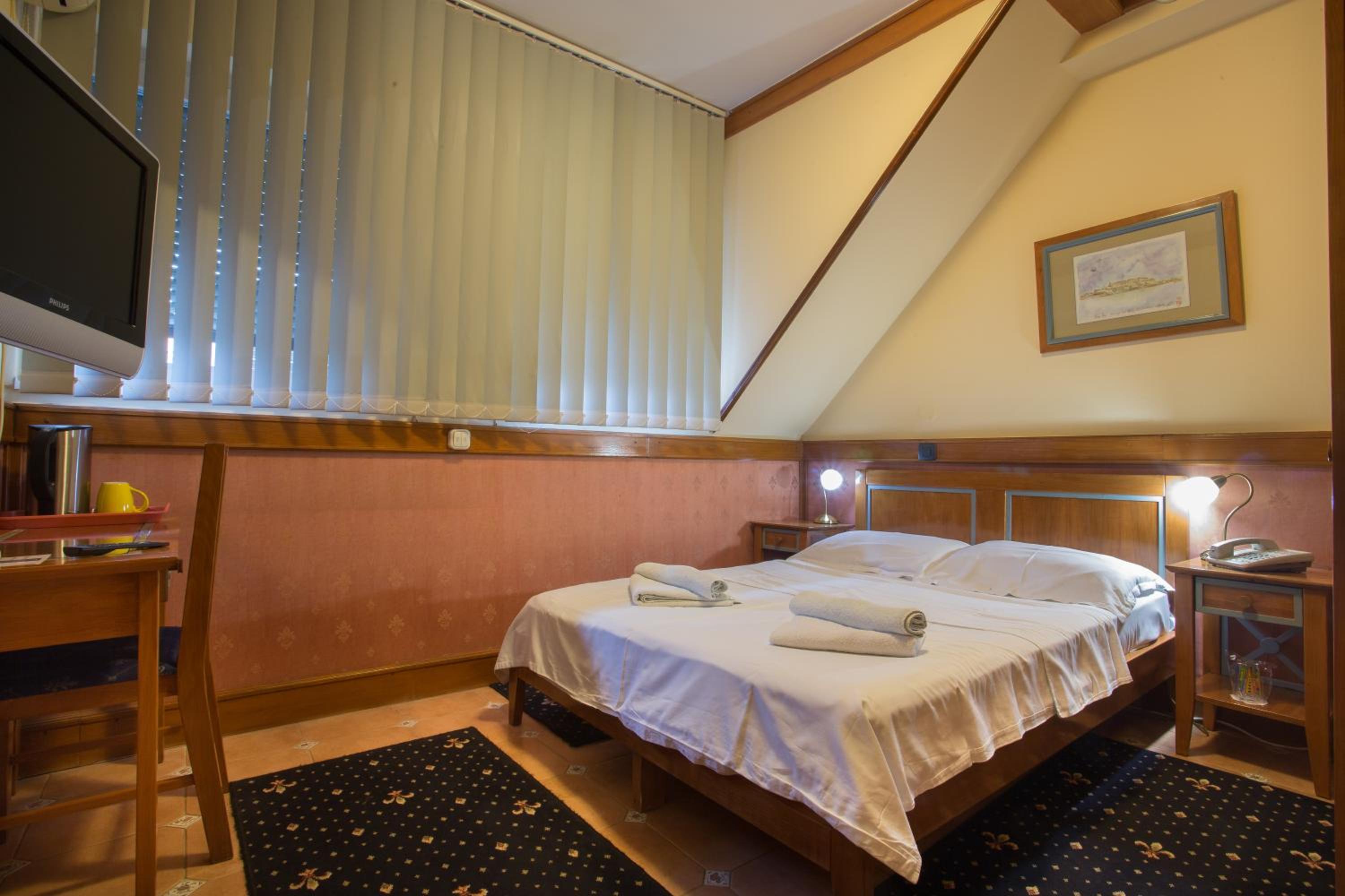 Economy Double Room - Photo 3