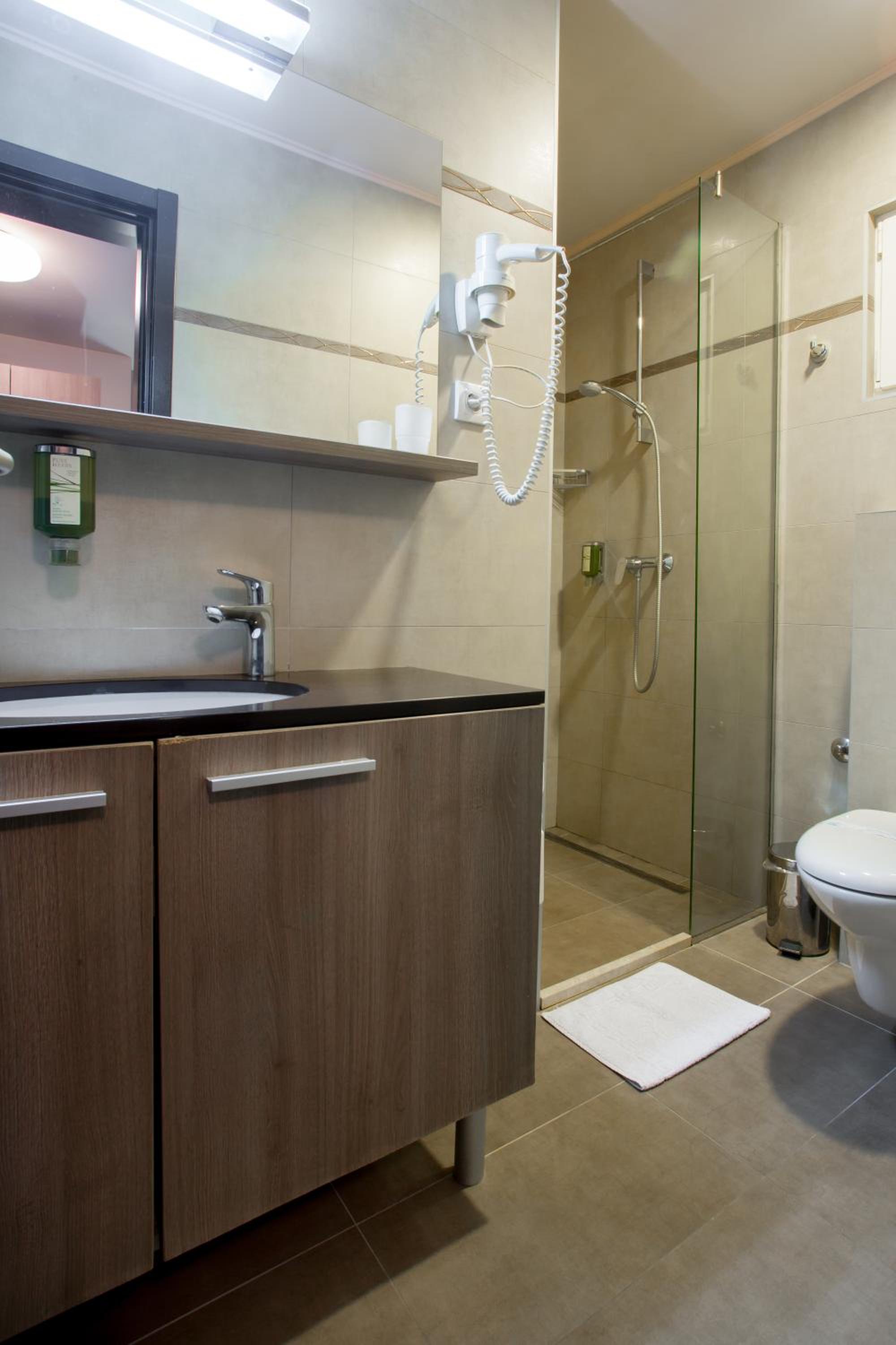 Double Room - Photo 9