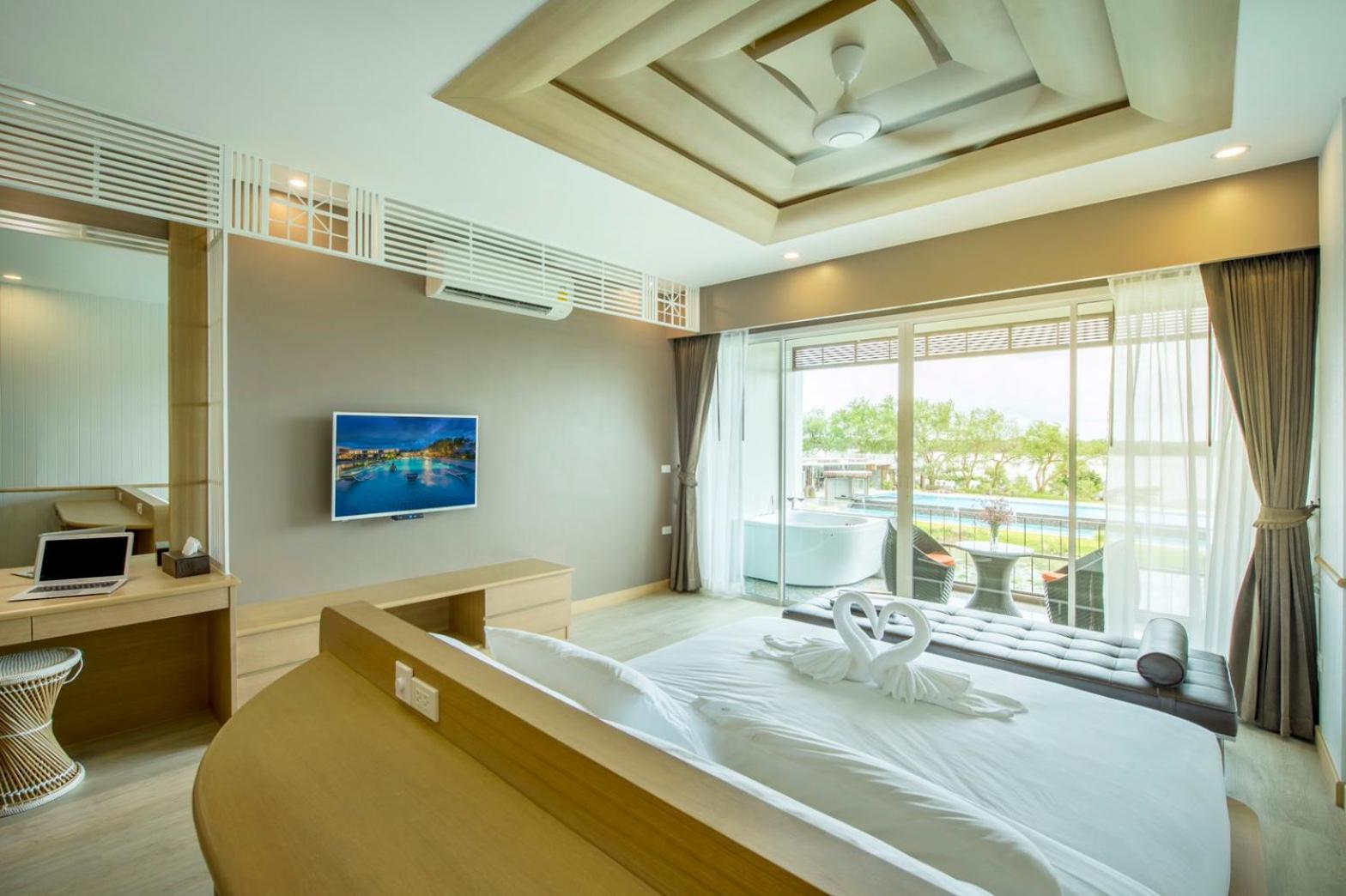 Deluxe Jacuzzi