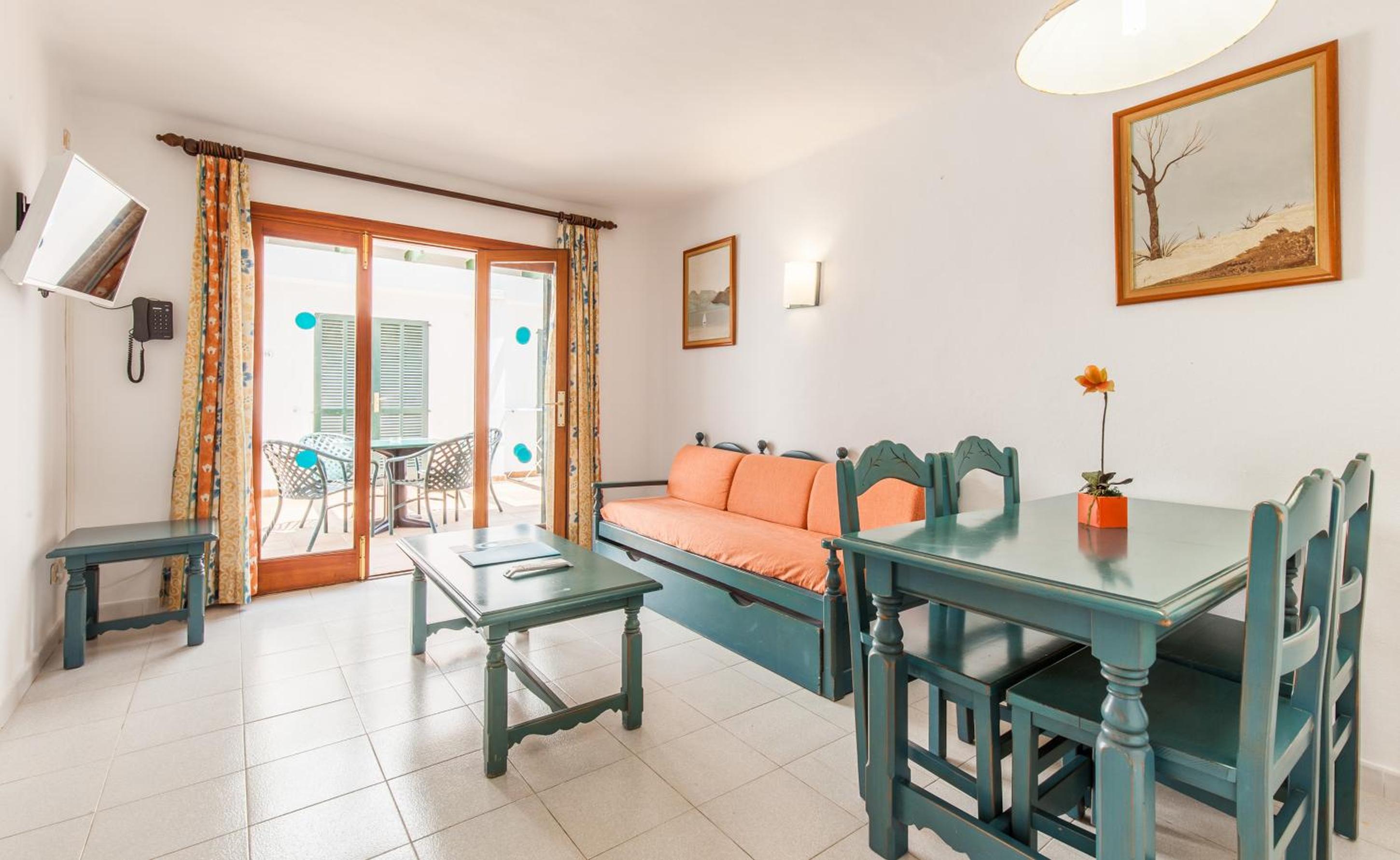 One-Bedroom Apartment thumbnail 5
