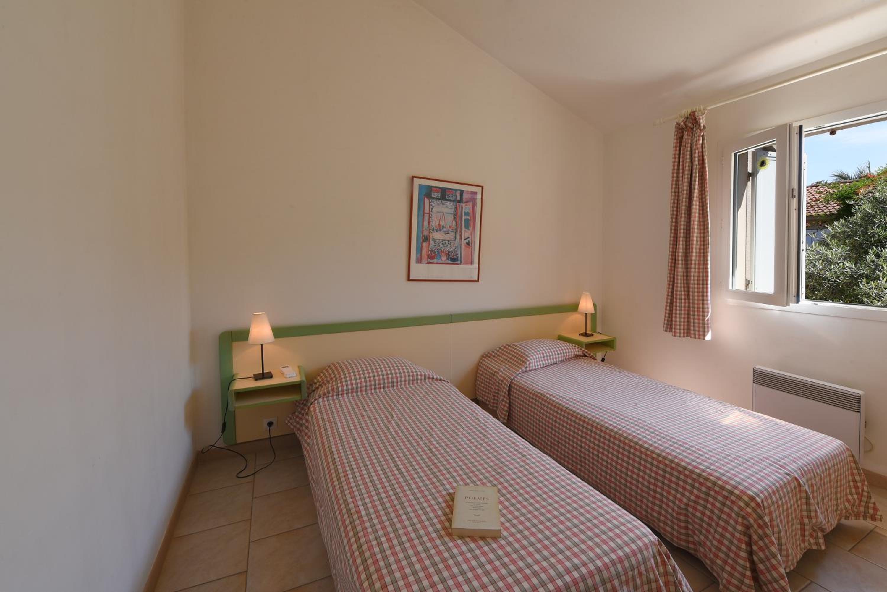Two-Bedroom Apartment with Terrace photo 2