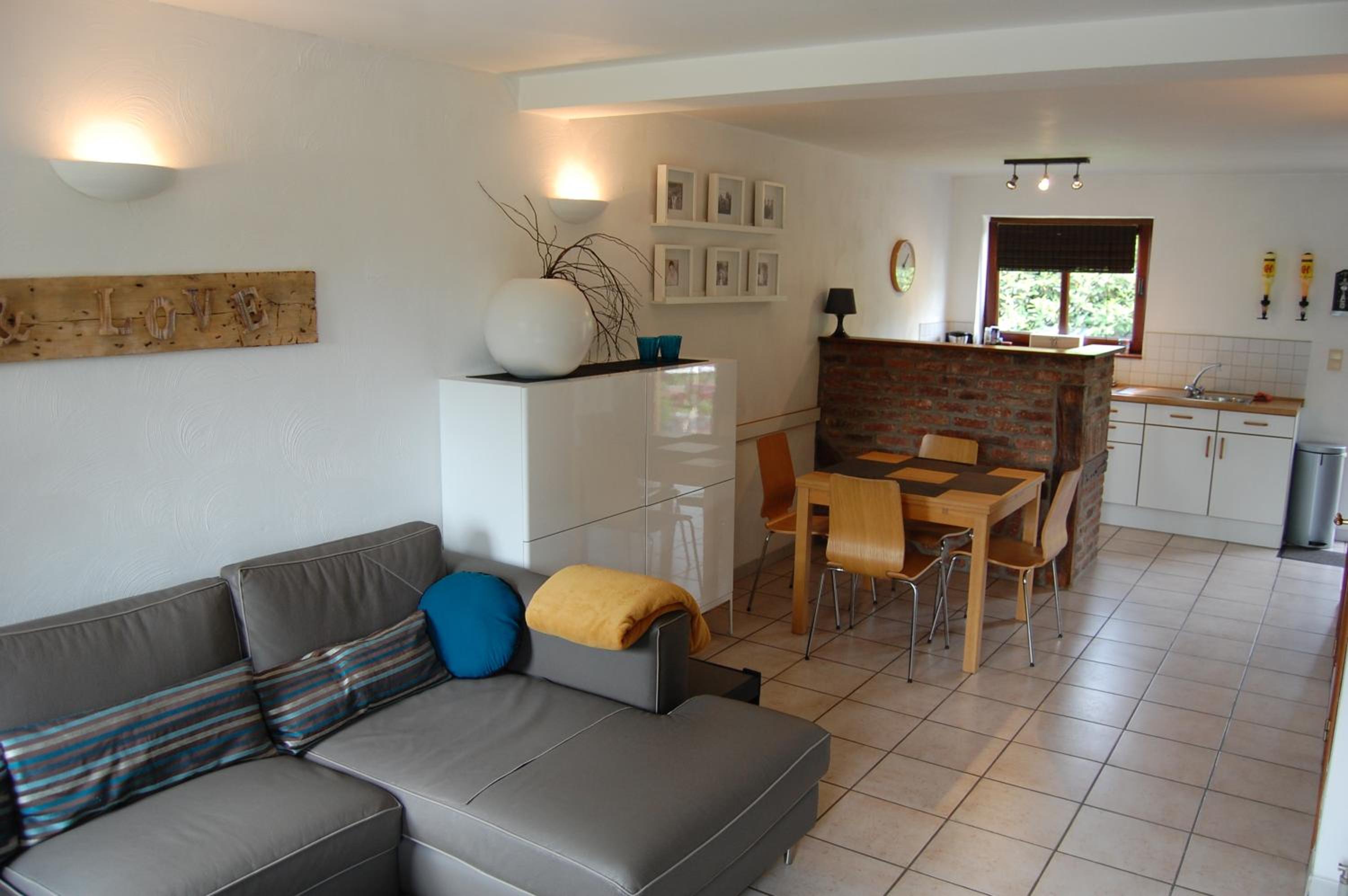 Apartment photo 2