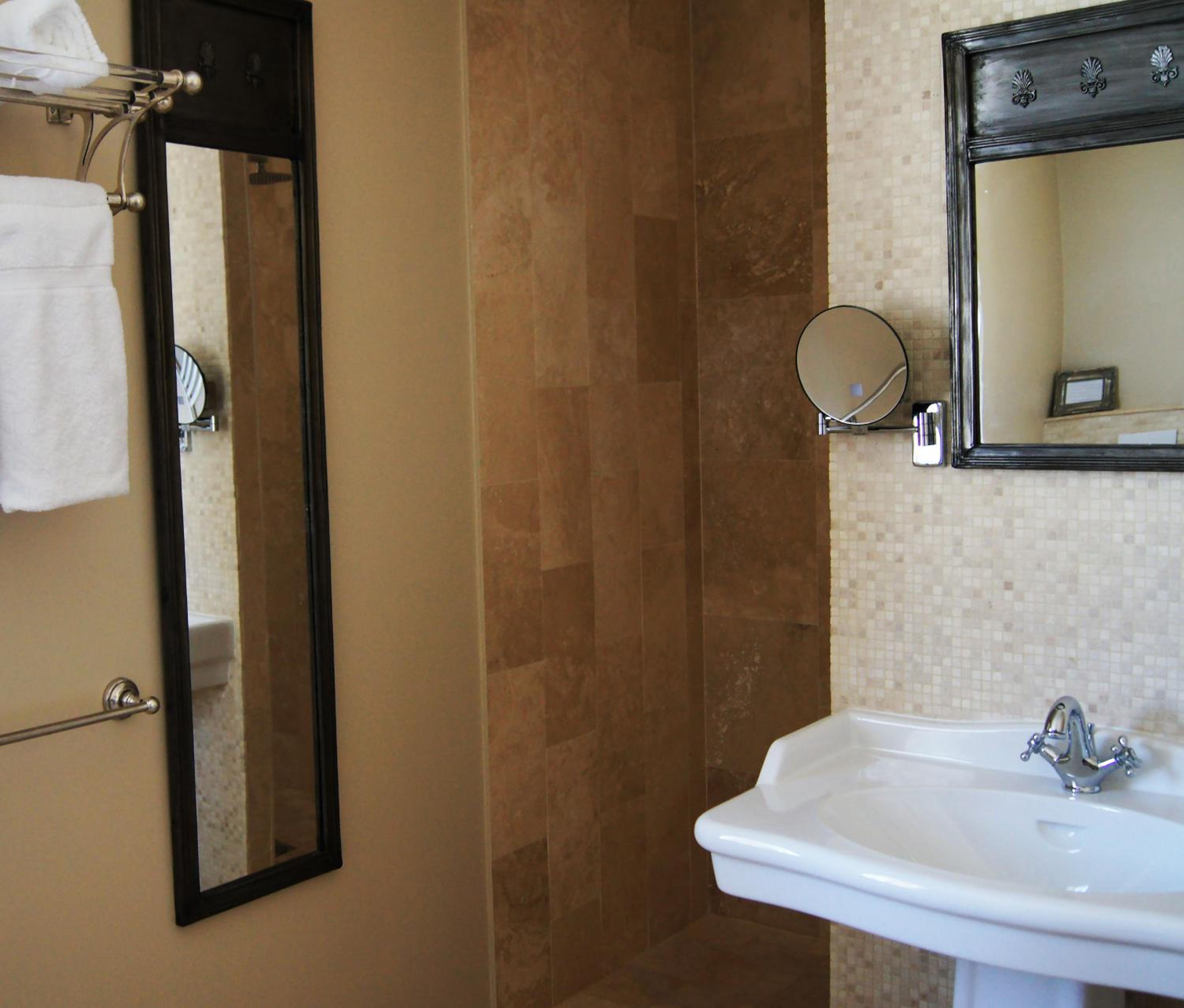 Deluxe Double Room - Photo 4