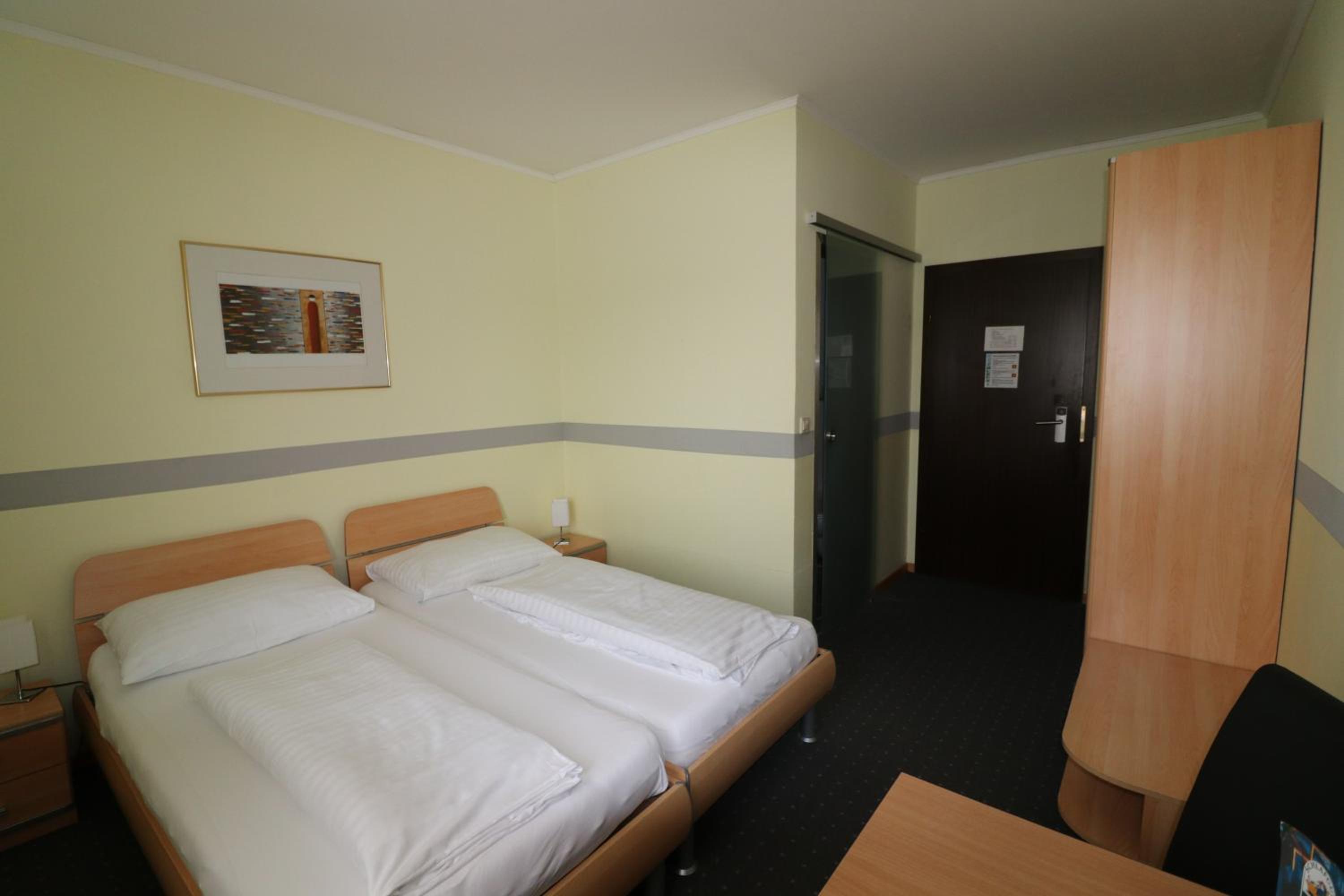 Double or Twin Room - Photo 1