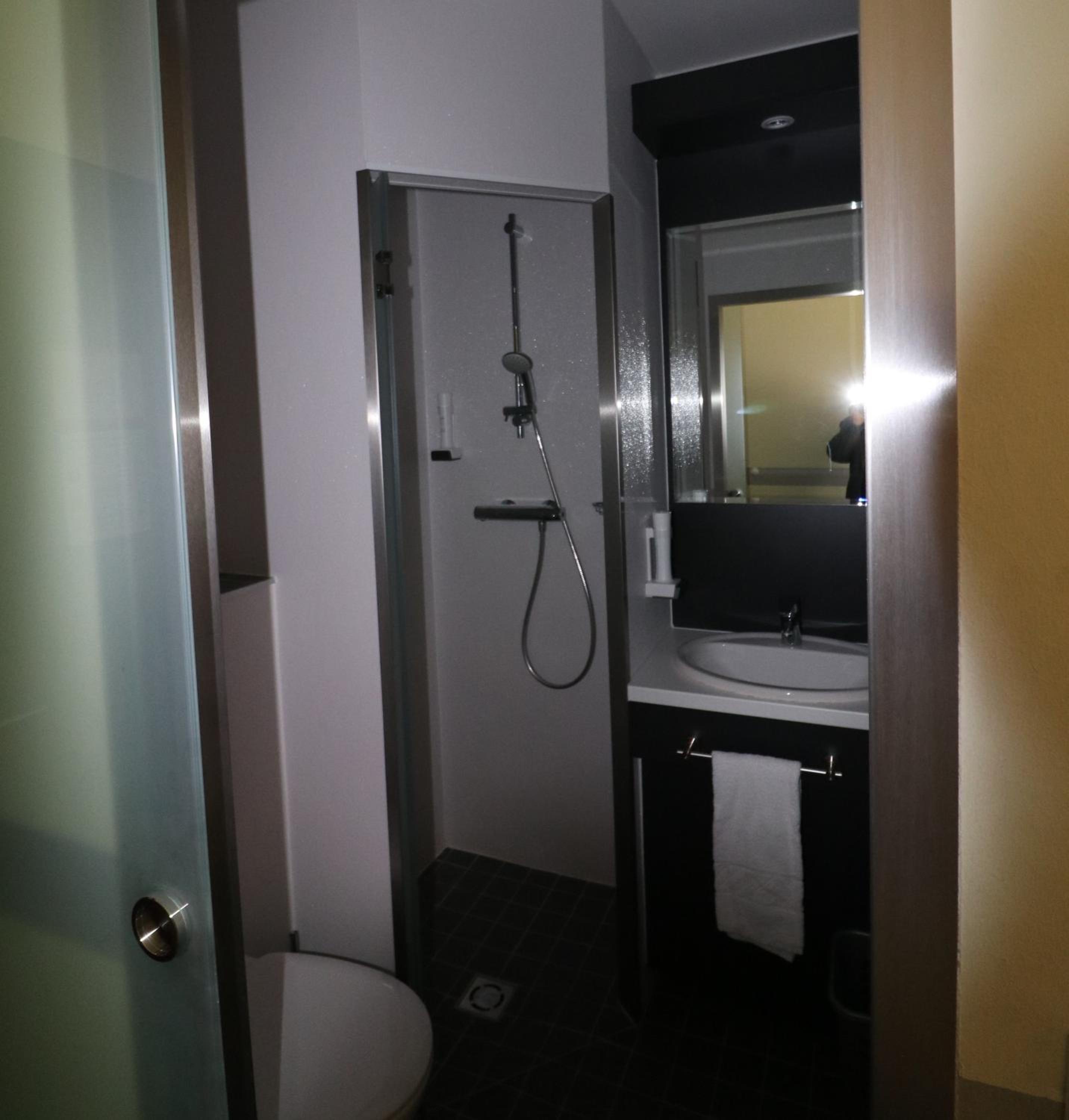 Double or Twin Room - Photo 4