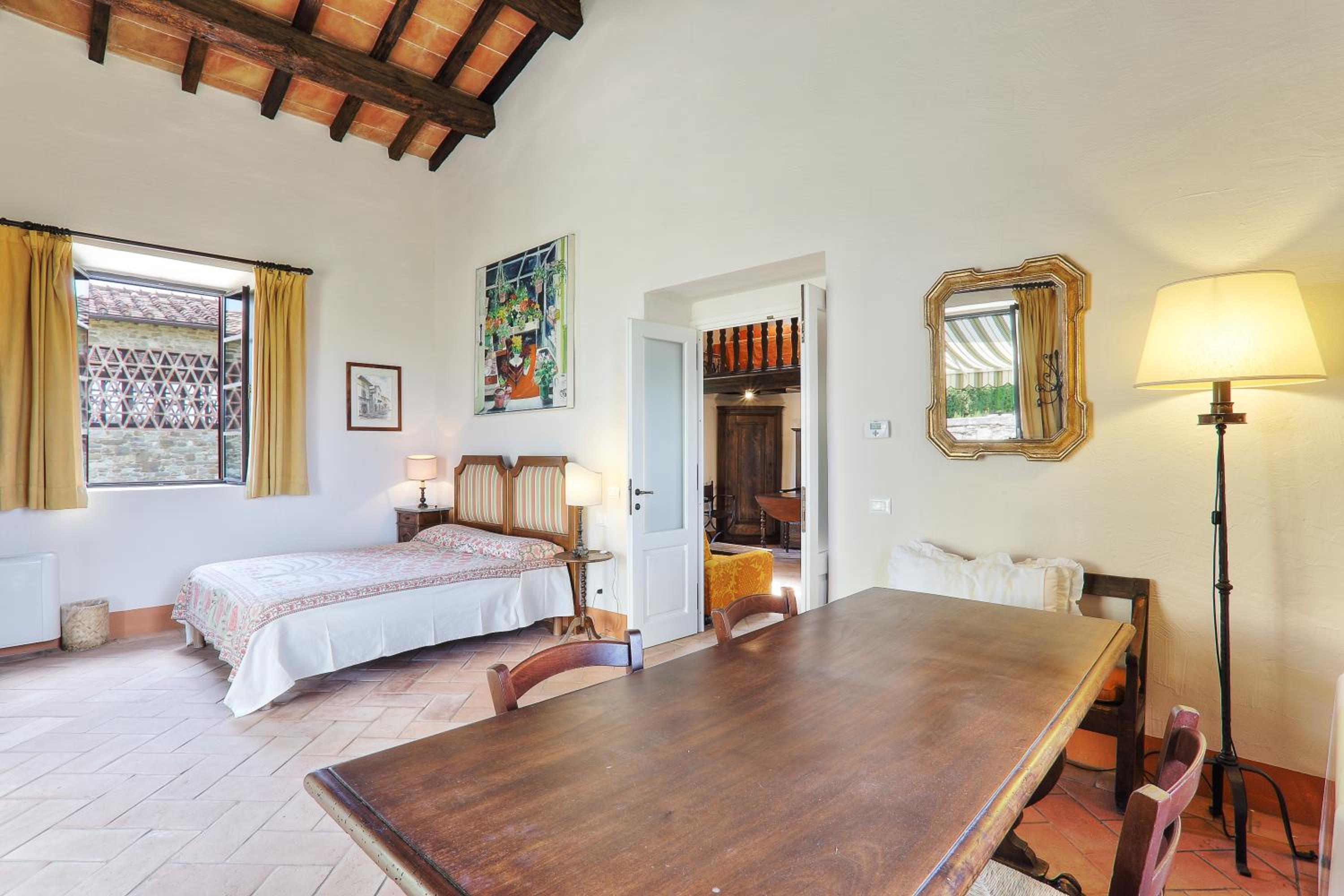 One-Bedroom House with Terrace - Split Level photo 3