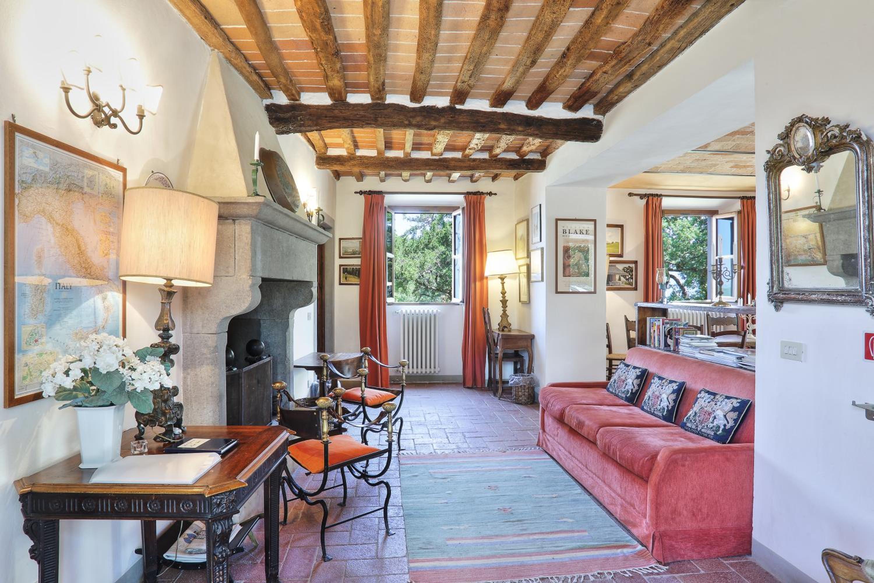 Four-Bedroom House with Terrace - Split Level photo 1
