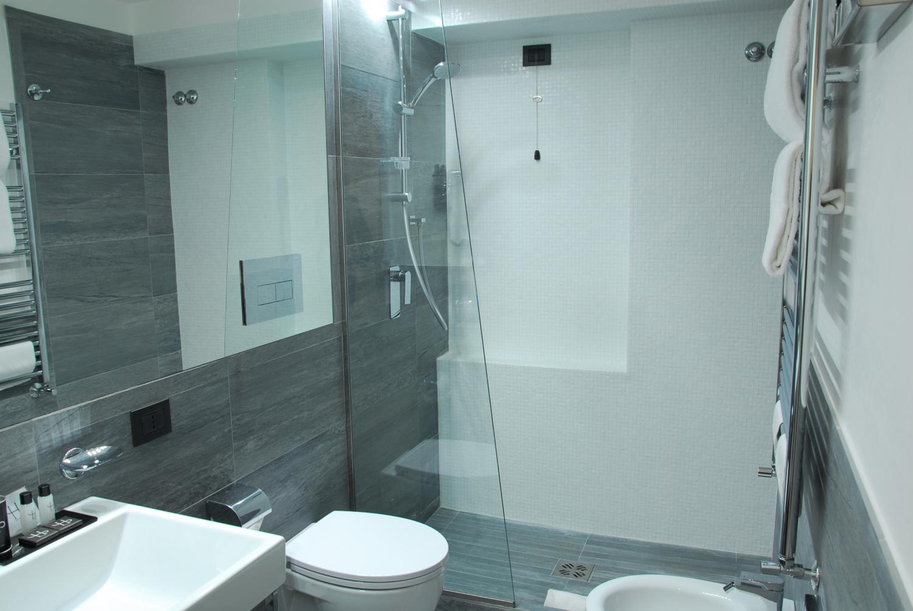 Standard Double Room - Photo 2