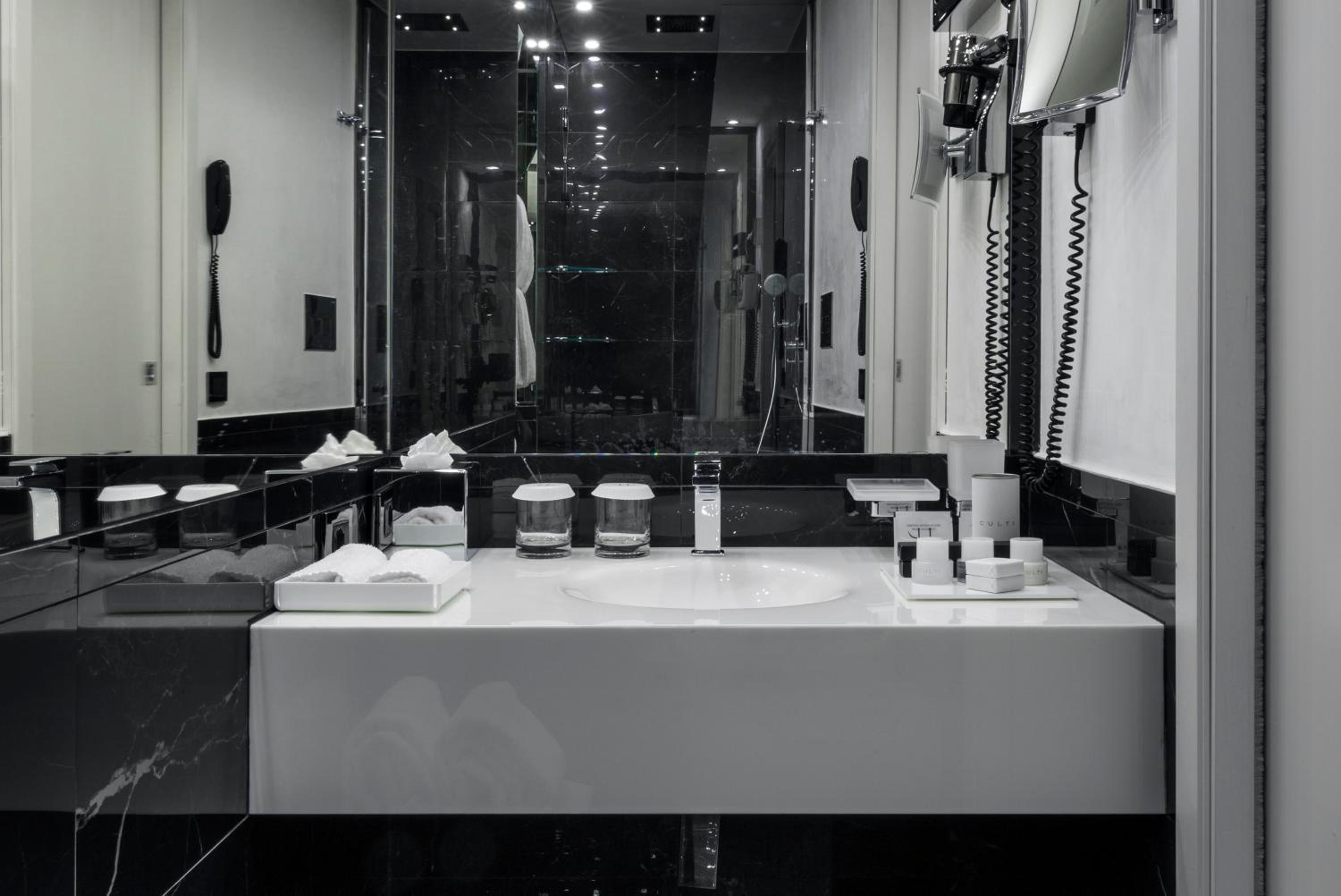 Deluxe Suite with Spa Access - Arno View