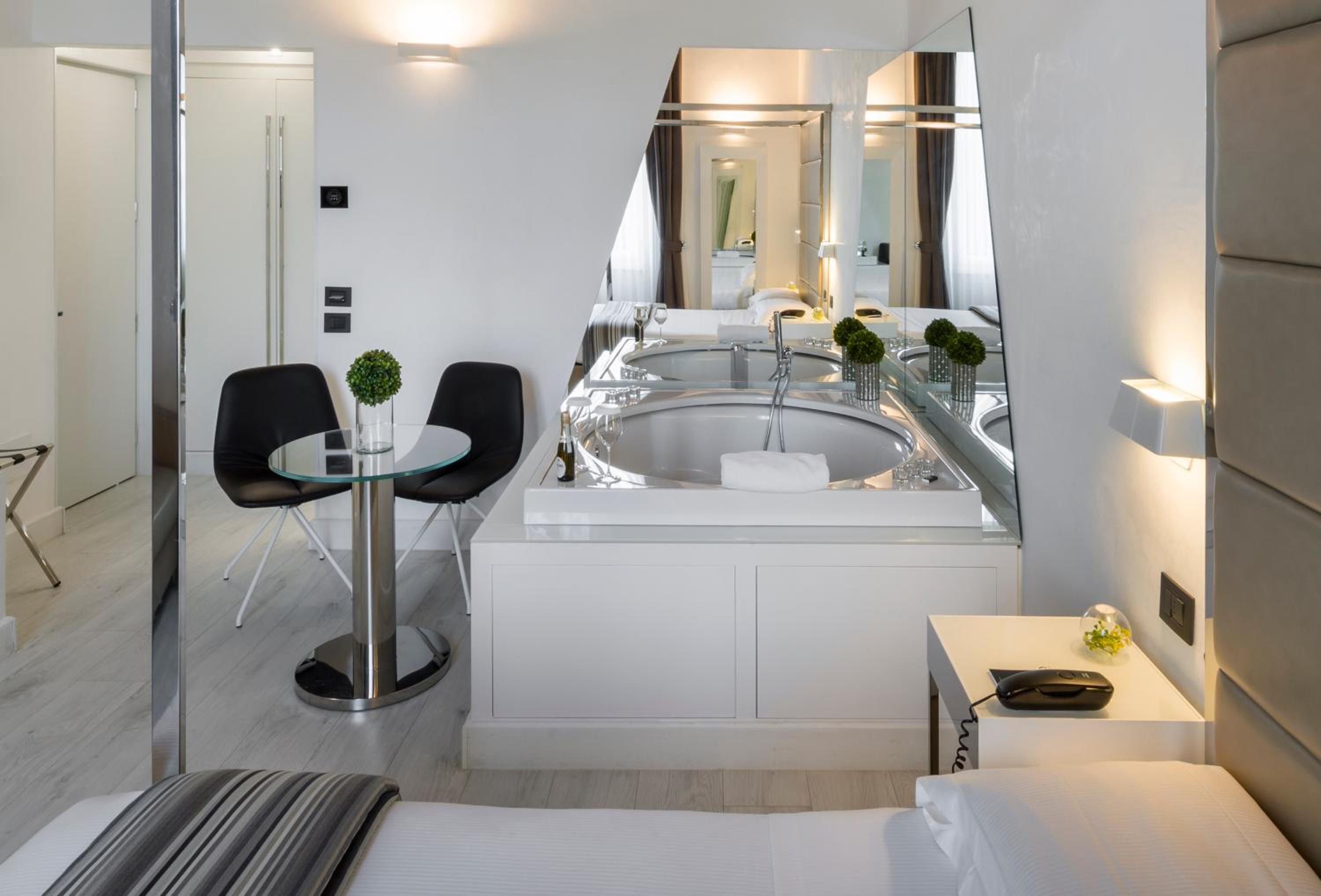 Superior Junior Suite - Arno View thumbnail 6