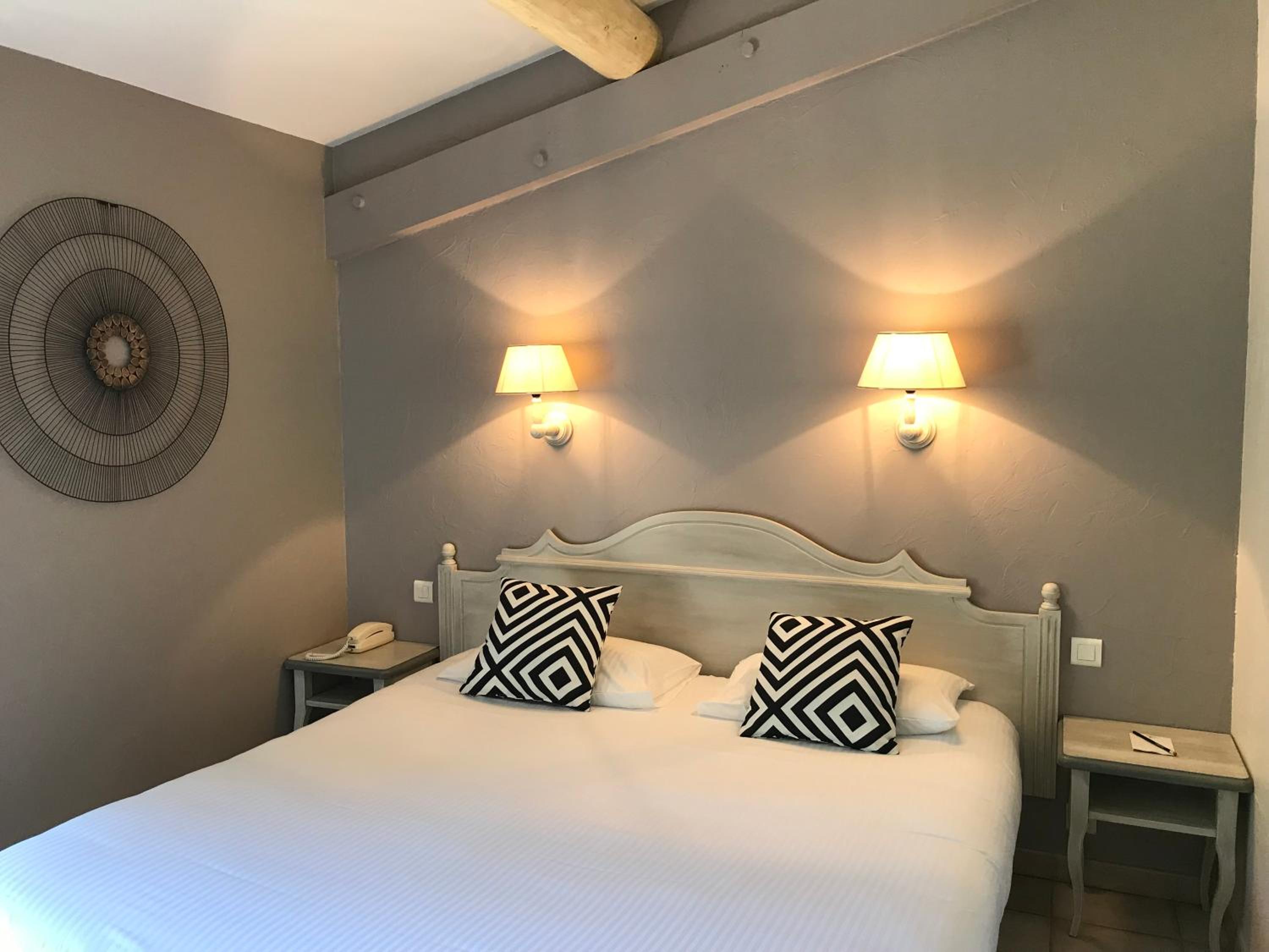 Double Room - Photo 1