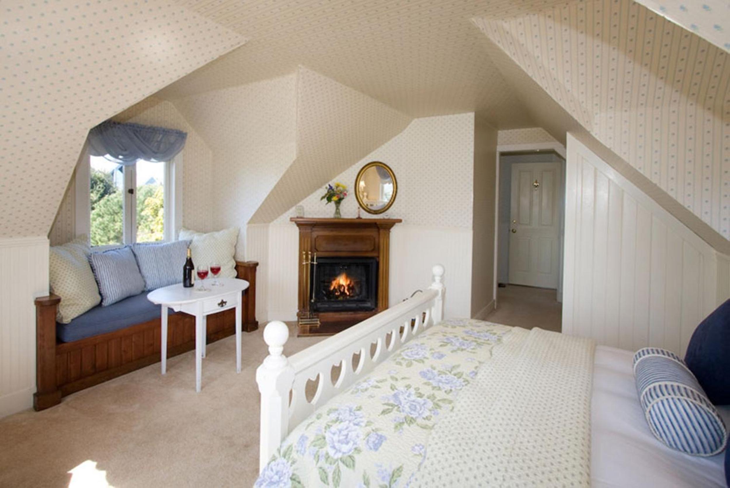 John Barry Room - Queen Room with Ocean Views photo 3