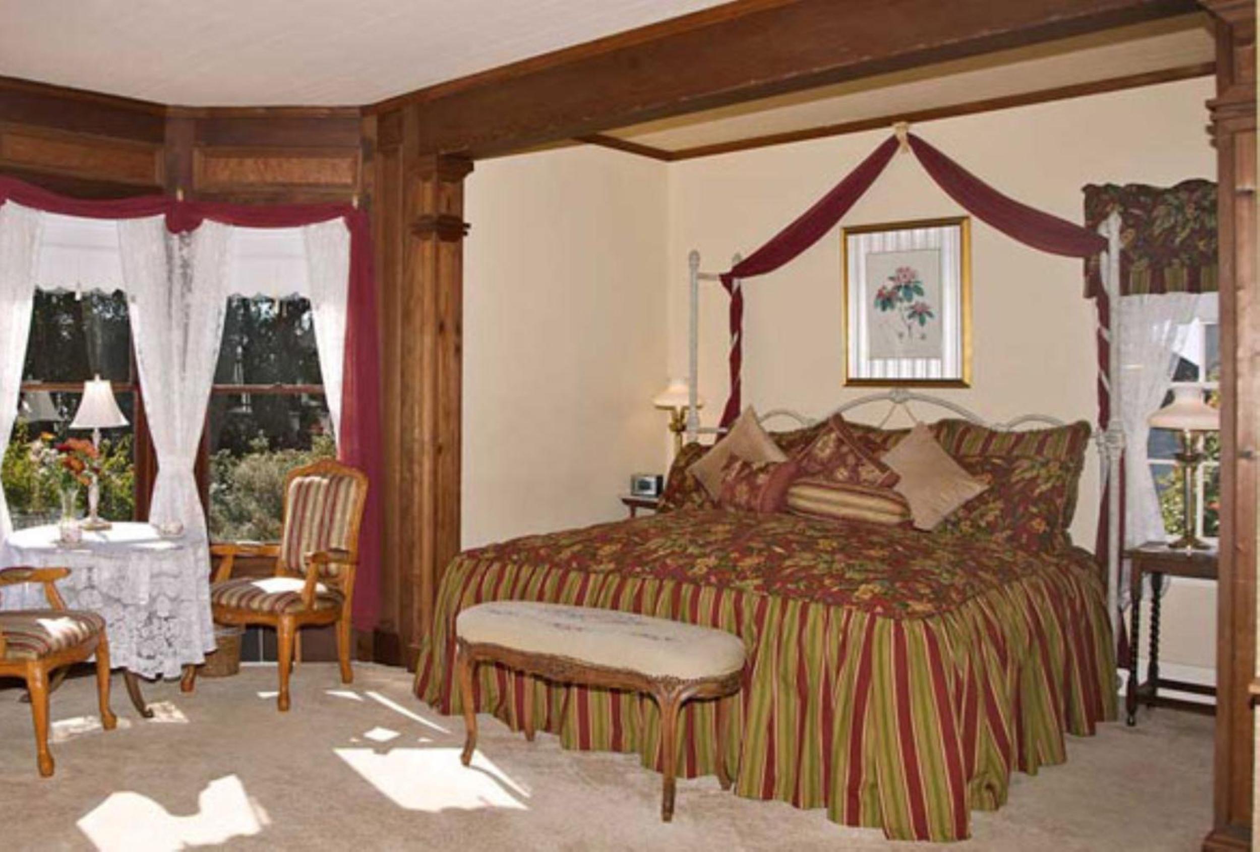 Bessie Strauss Room - King Room with Ocean View photo 1