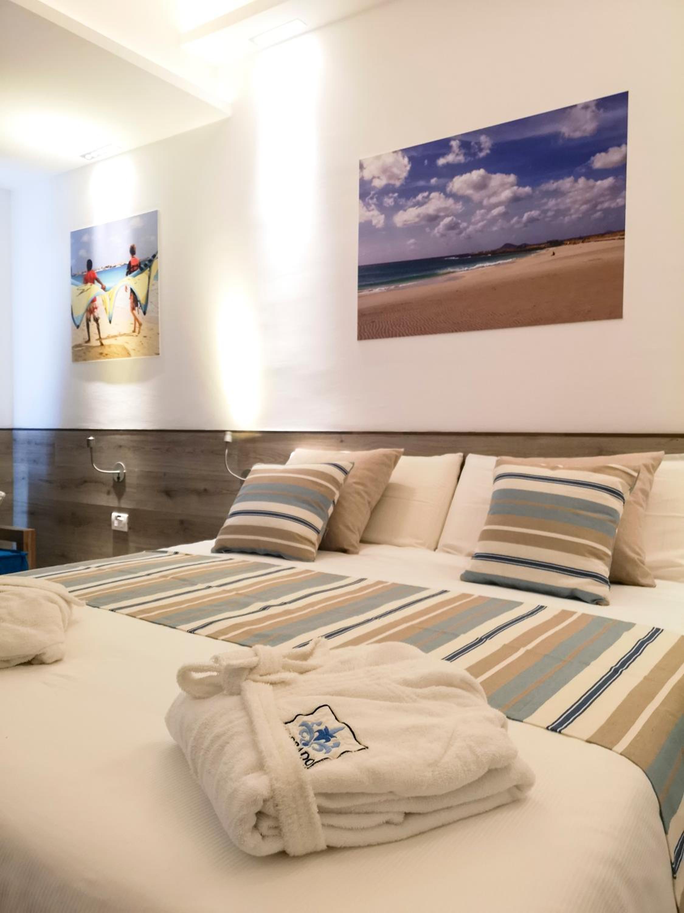 Deluxe Double Room - Photo 2