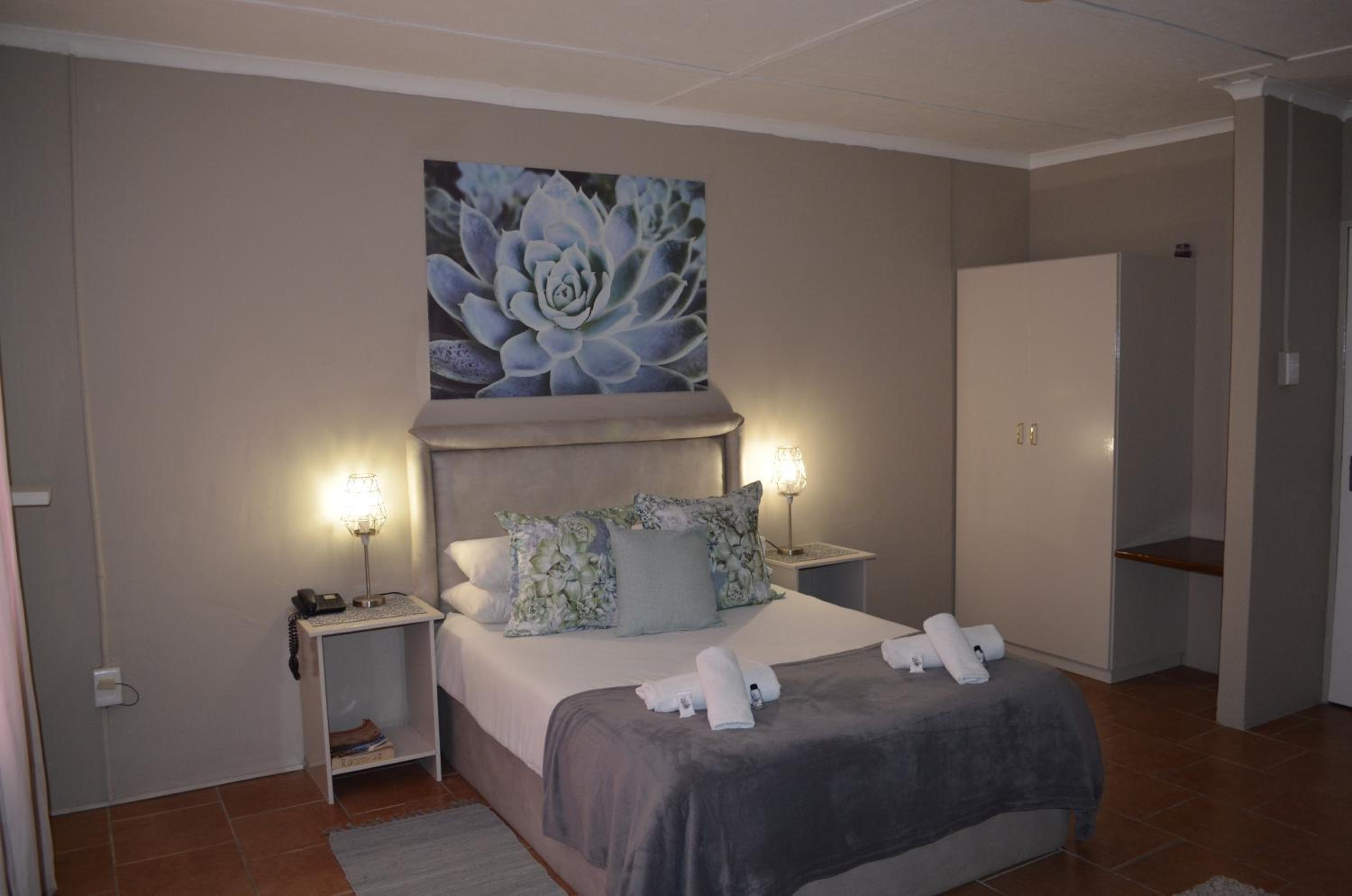Deluxe Double Room with Shower photo 1