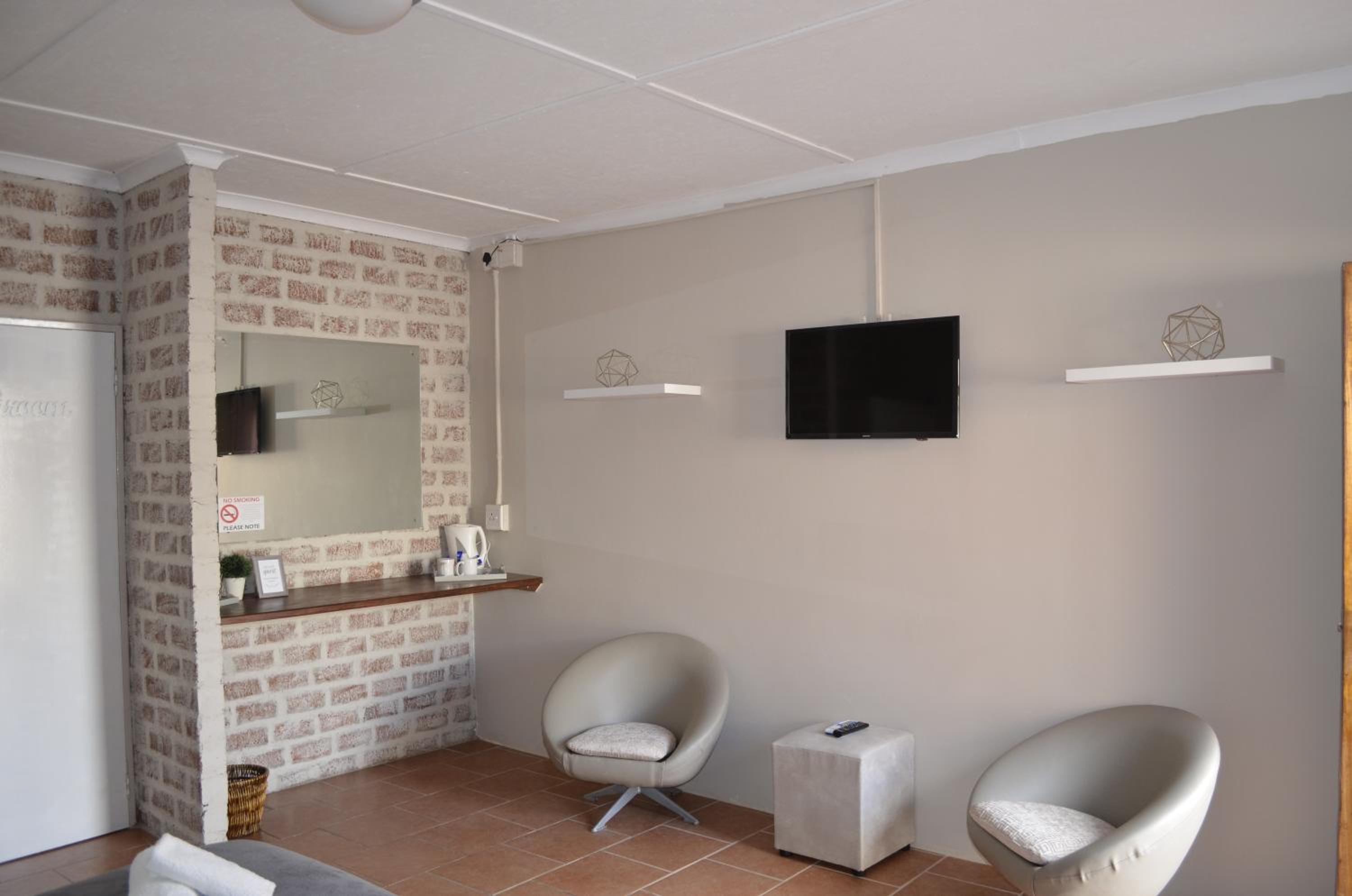 Deluxe Double Room with Shower photo 2